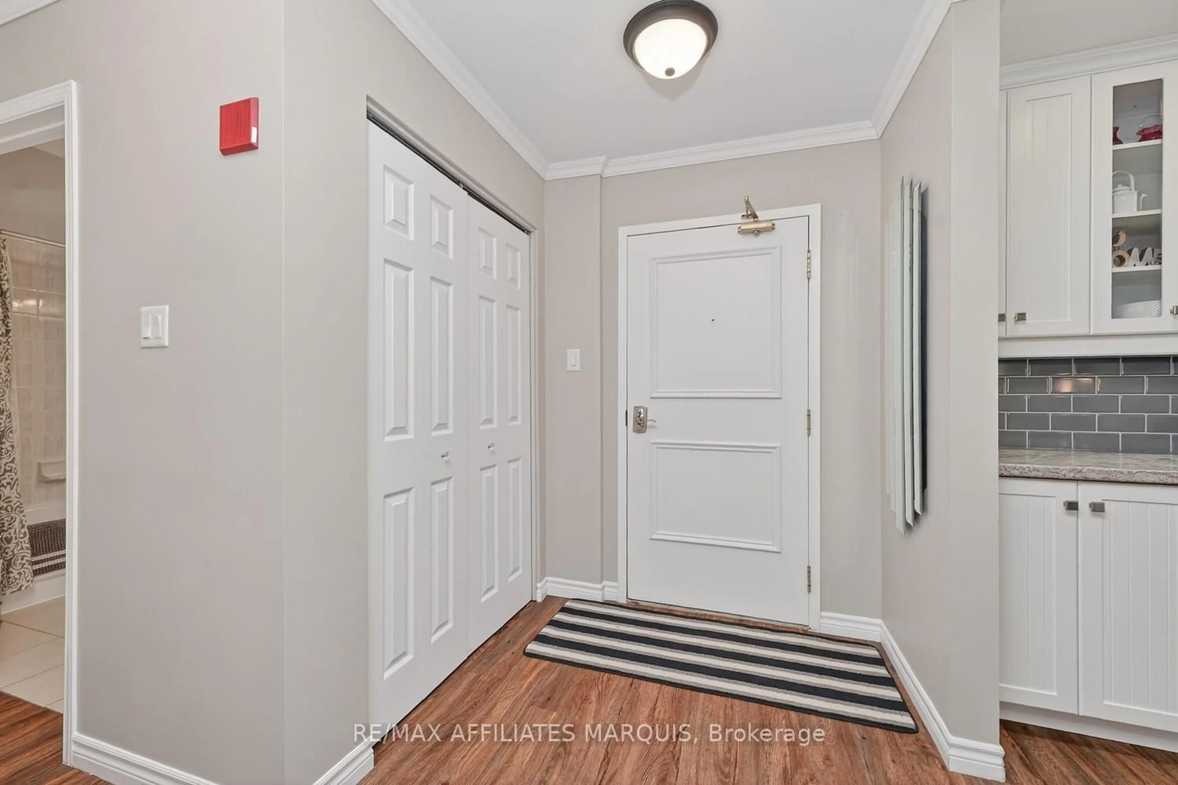Indoor entryway for 10 Armstrong Dr #104, Smiths Falls Ontario K7A 5H8