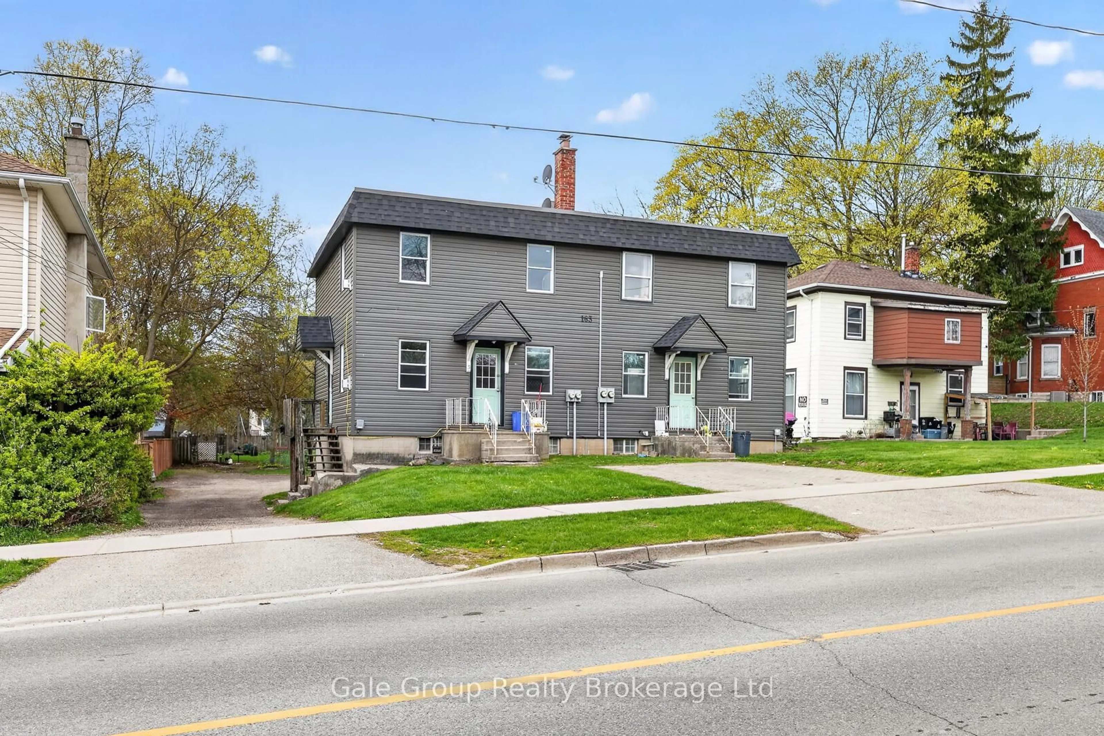 A pic from outside/outdoor area/front of a property/back of a property/a pic from drone, street for 163 Thames St, Ingersoll Ontario N5C 3E3