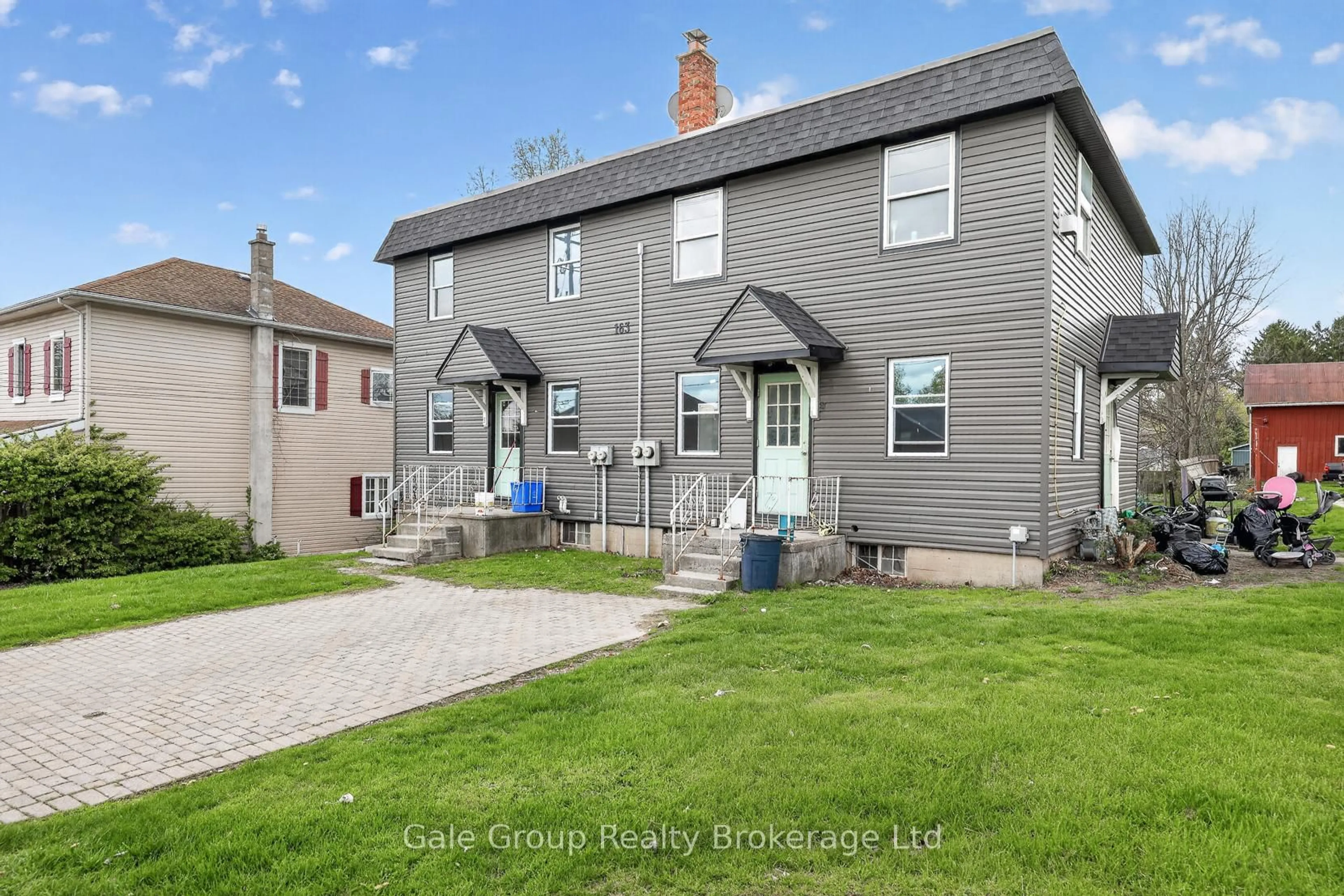 Home with vinyl exterior material, street for 163 Thames St, Ingersoll Ontario N5C 3E3