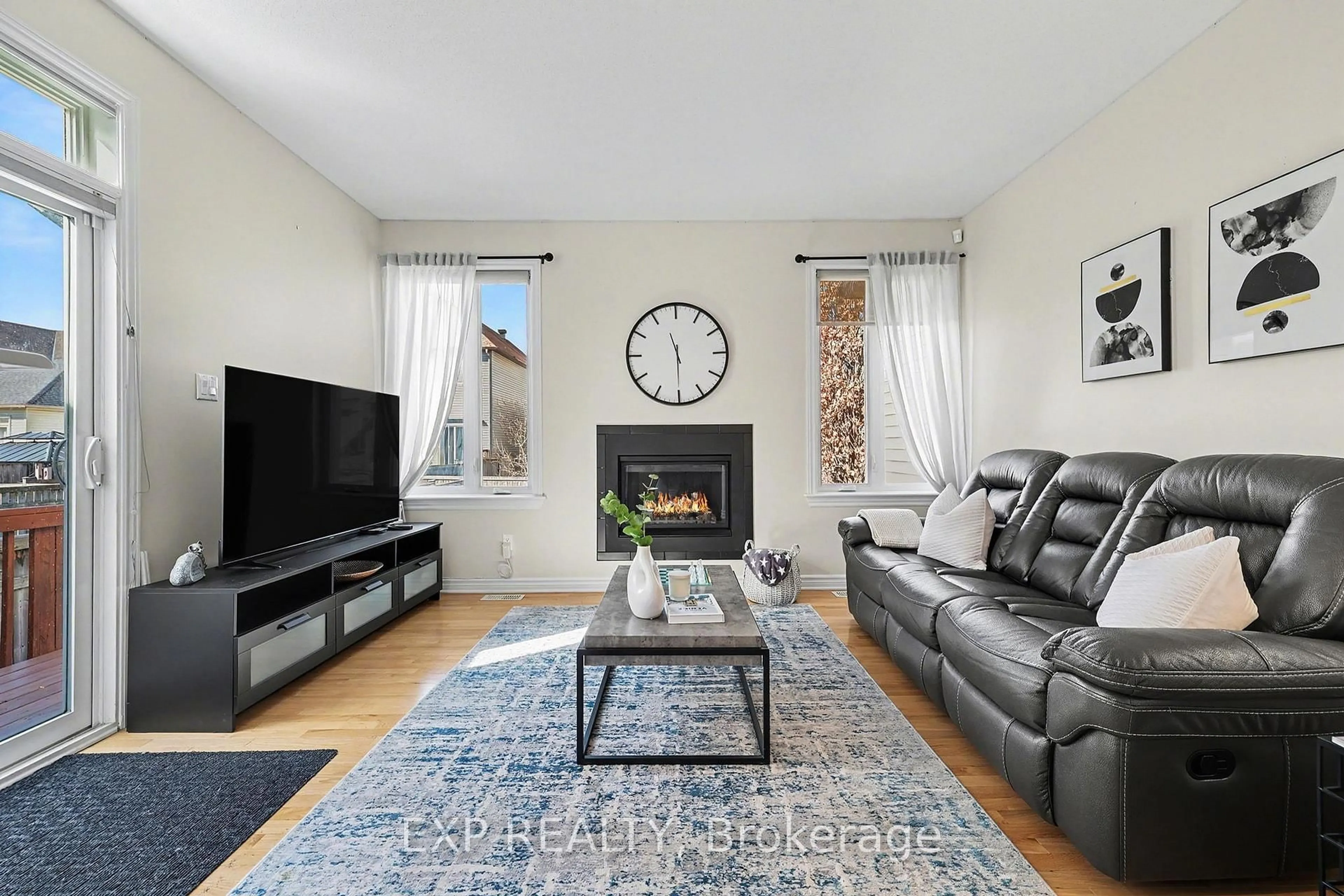 Living room with furniture, unknown for 282 Broxburn Cres, Ottawa Ontario K2J 0P1