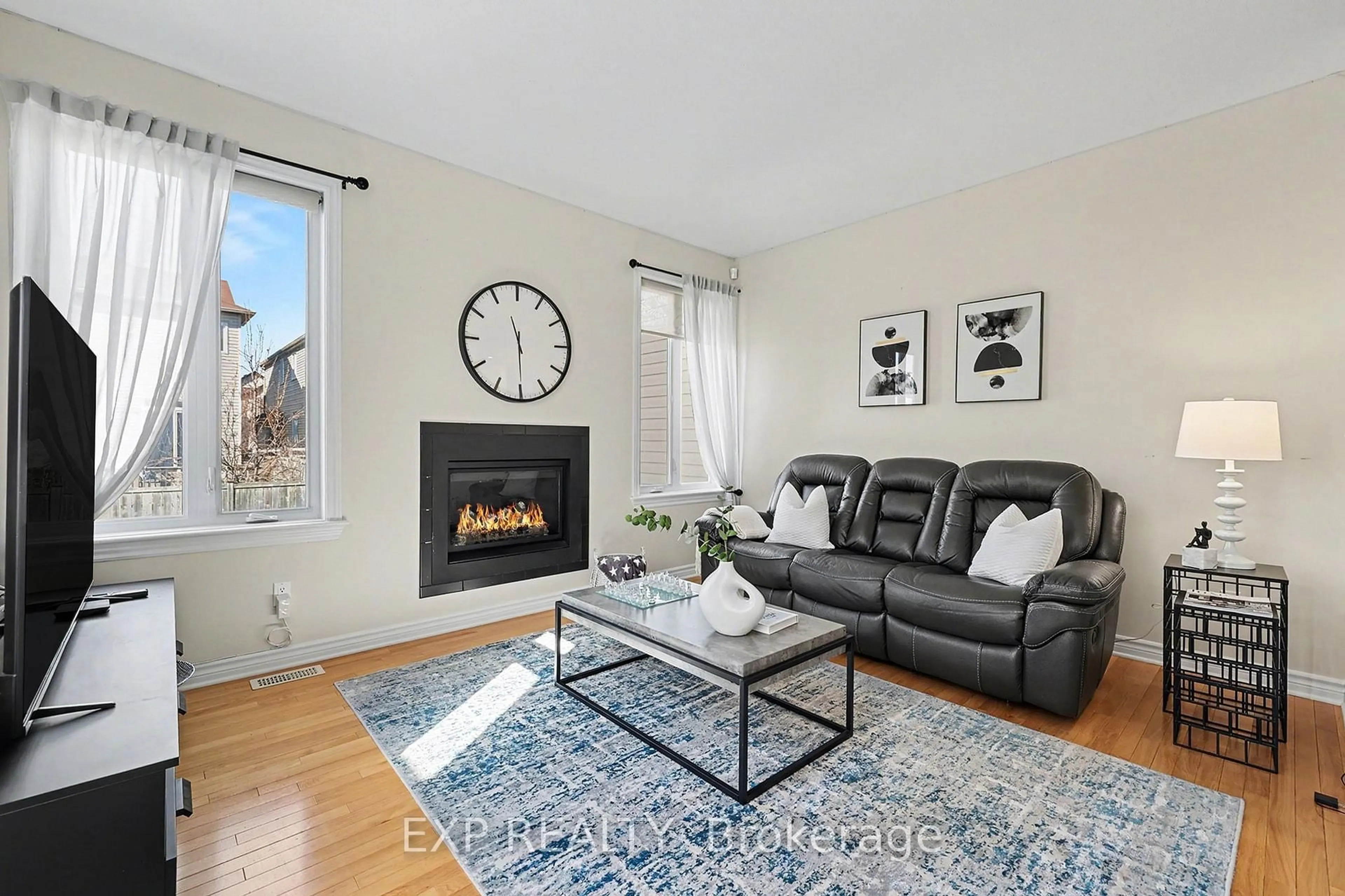 Living room with furniture, unknown for 282 Broxburn Cres, Ottawa Ontario K2J 0P1