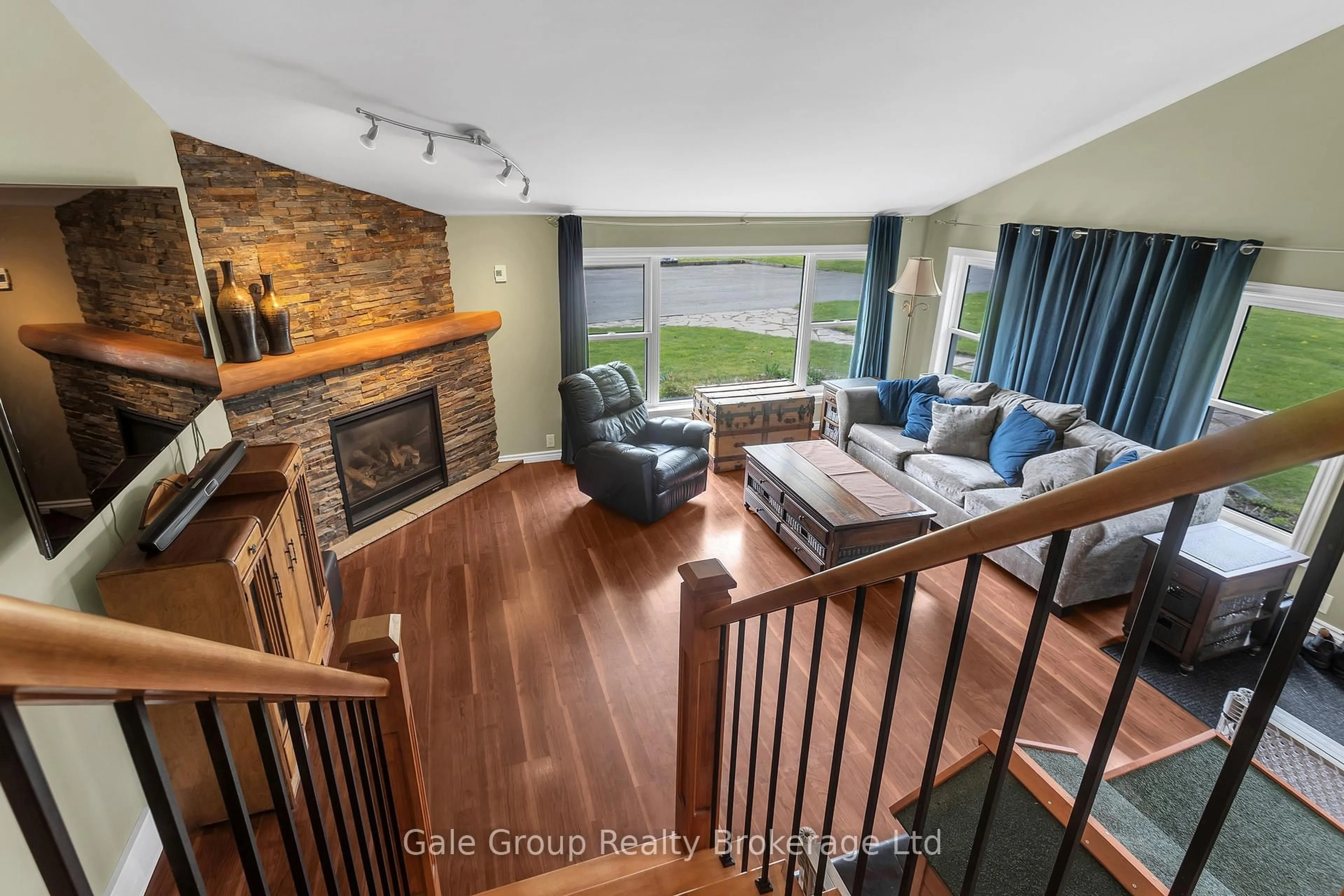 Living room with furniture, unknown for 197 Minnie St, Thames Centre Ontario N0L 1G0
