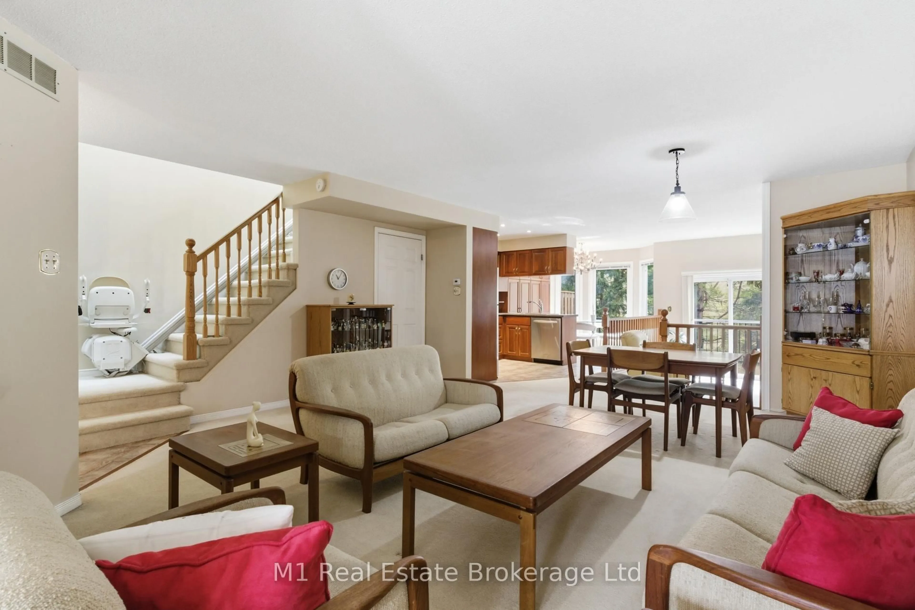 Living room with furniture, unknown for 5 Marilyn Dr, Guelph Ontario N1H 1G9