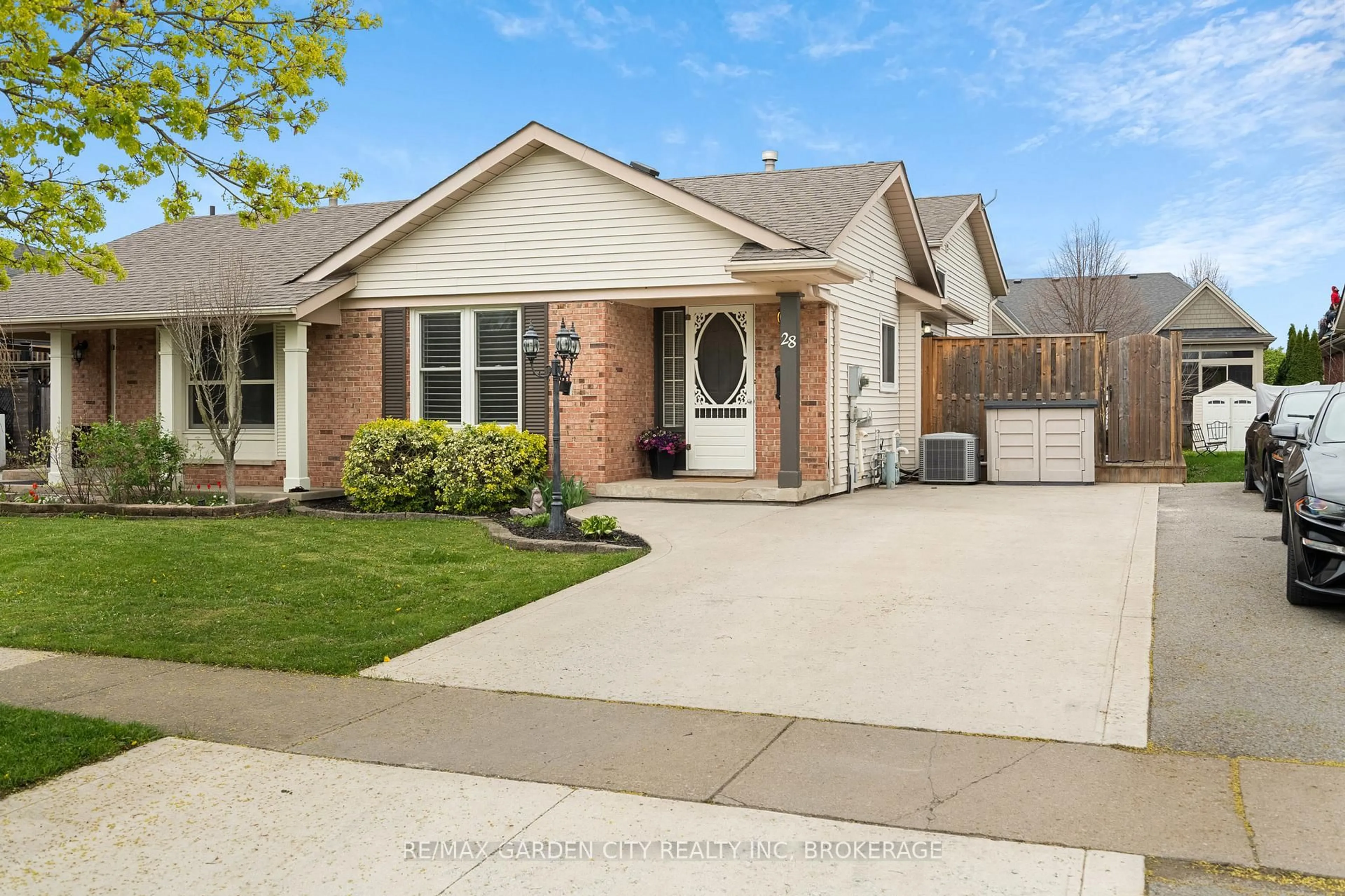 Unknown for 28 Fox Trail Dr, St. Catharines Ontario L2S 3T7