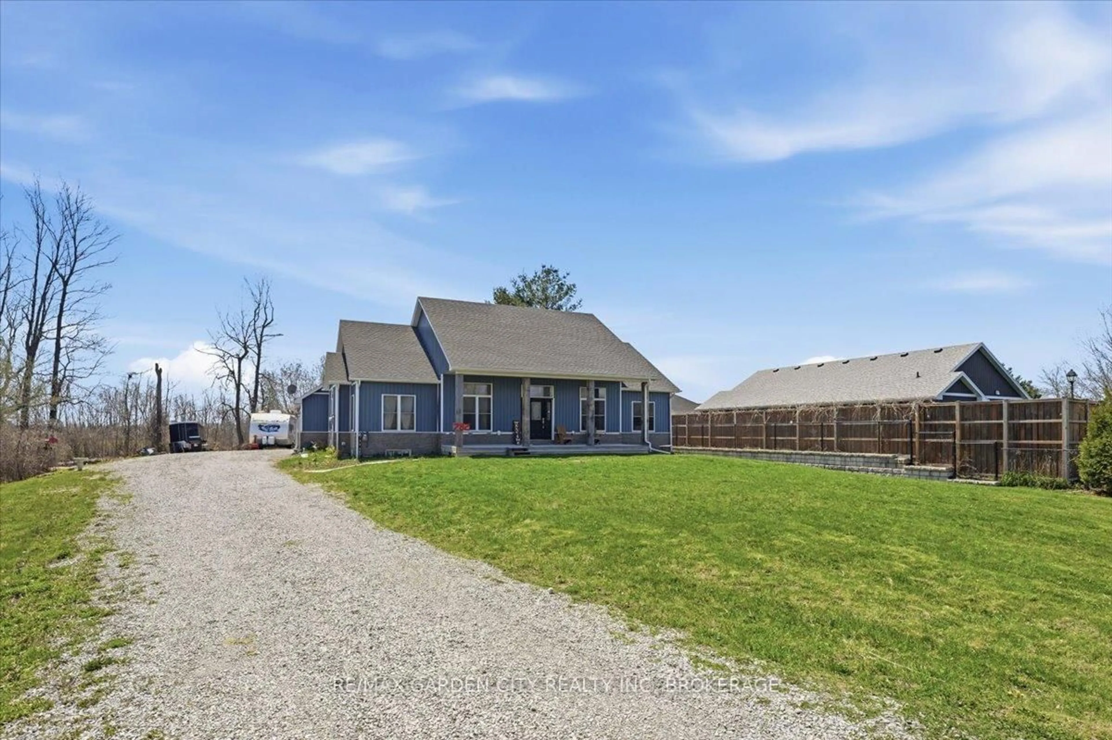 A pic from outside/outdoor area/front of a property/back of a property/a pic from drone, street for 782 North Shore Dr, Haldimand Ontario N1A 2W5