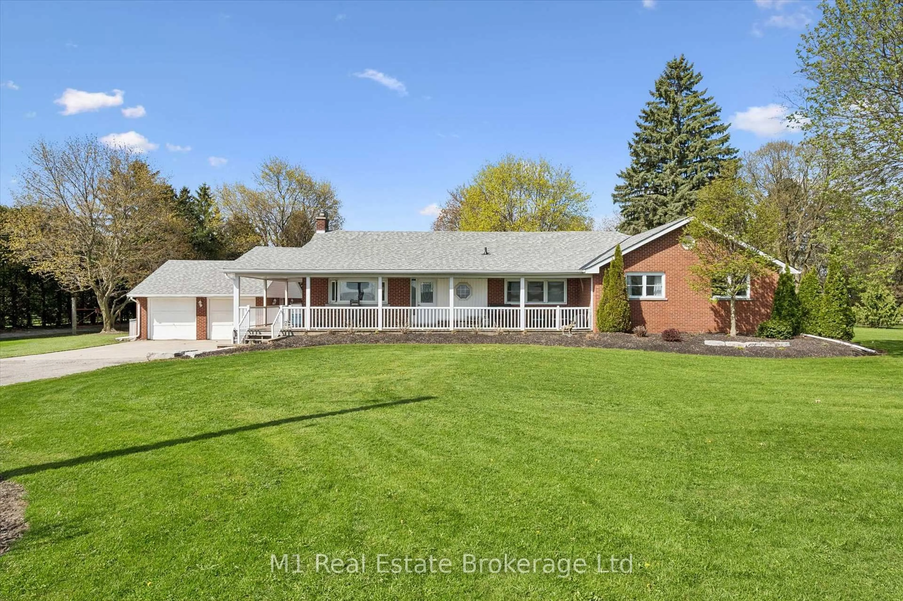 A pic from outside/outdoor area/front of a property/back of a property/a pic from drone, unknown for 667 Sawmill Rd, Woolwich Ontario N2J 4G8