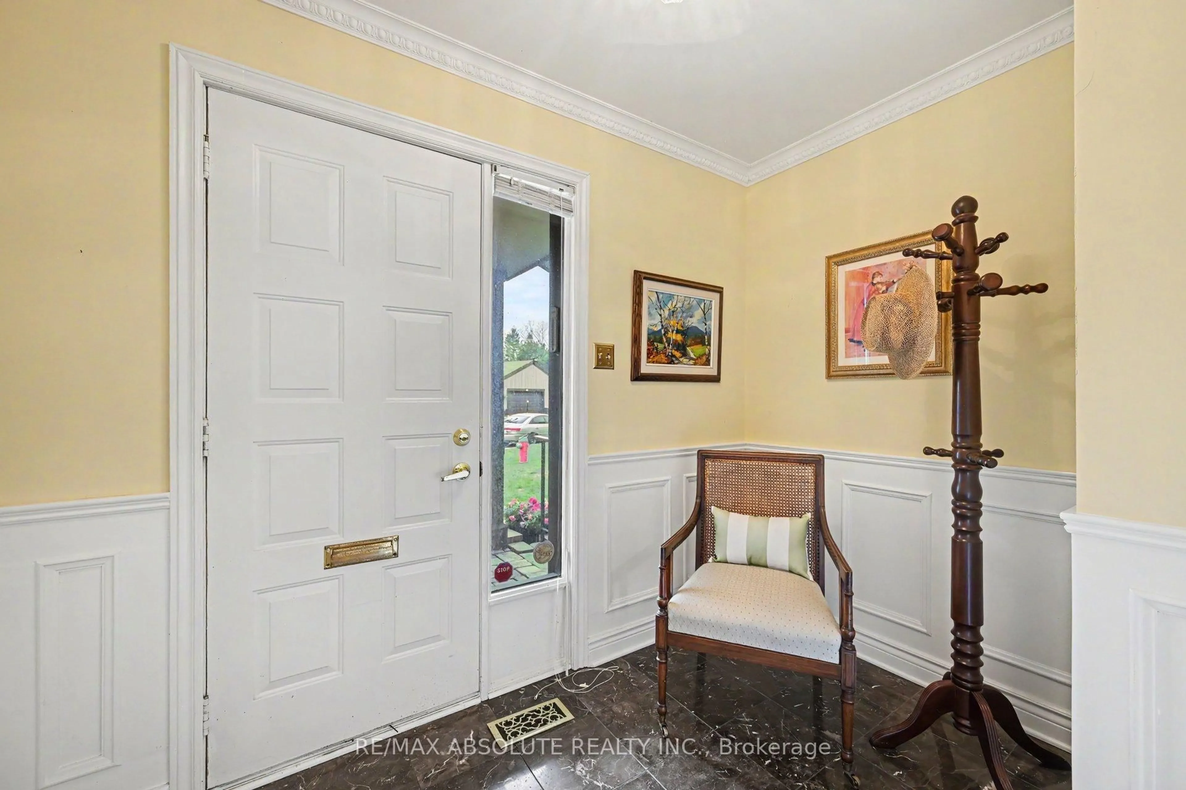 Indoor entryway for 31 Spyglass Rdge, Stittsville Ontario K2S 1L3
