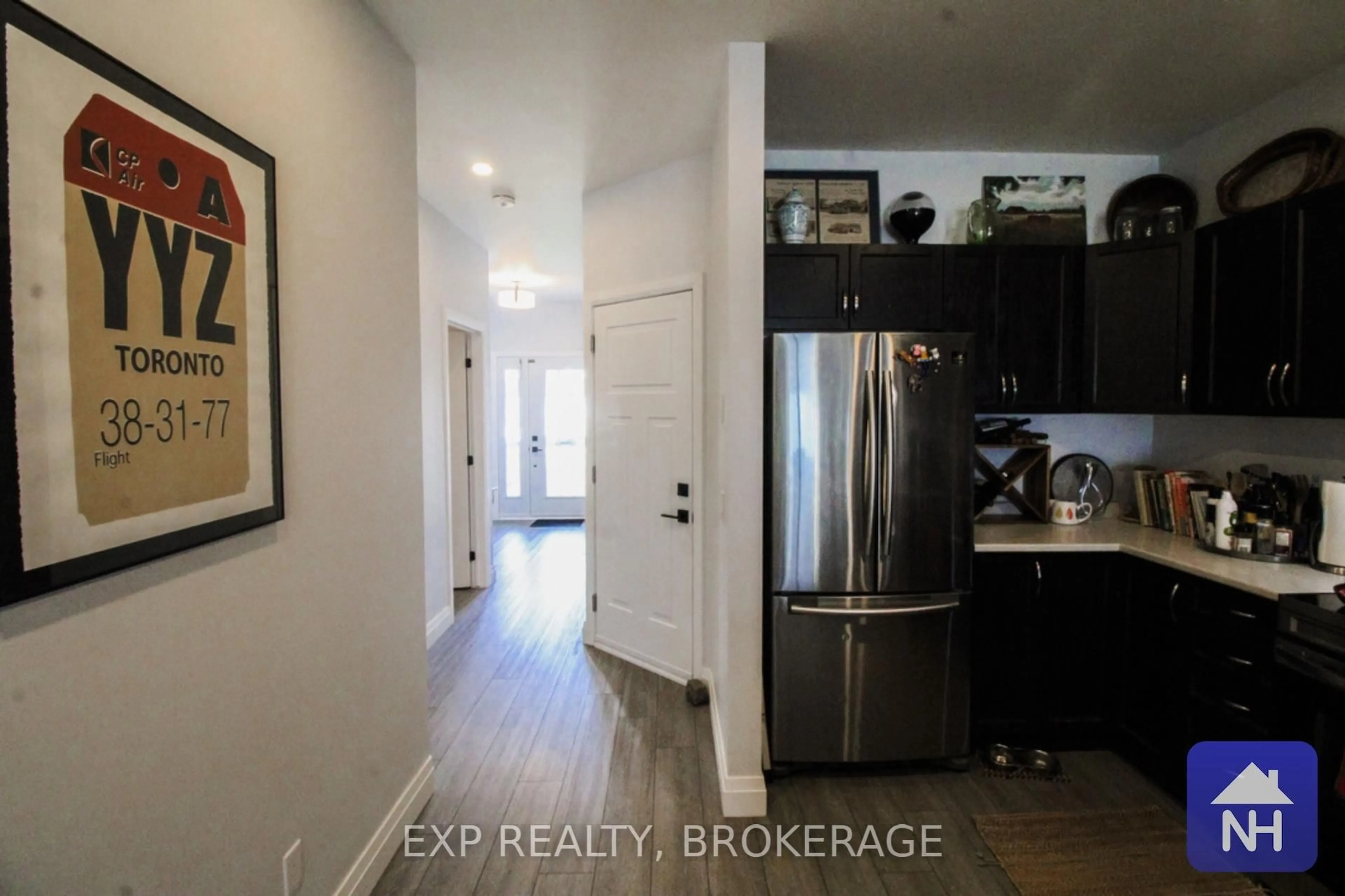 Indoor entryway for 75 POTTER Dr, Bissett Creek Ontario K0H 2H0
