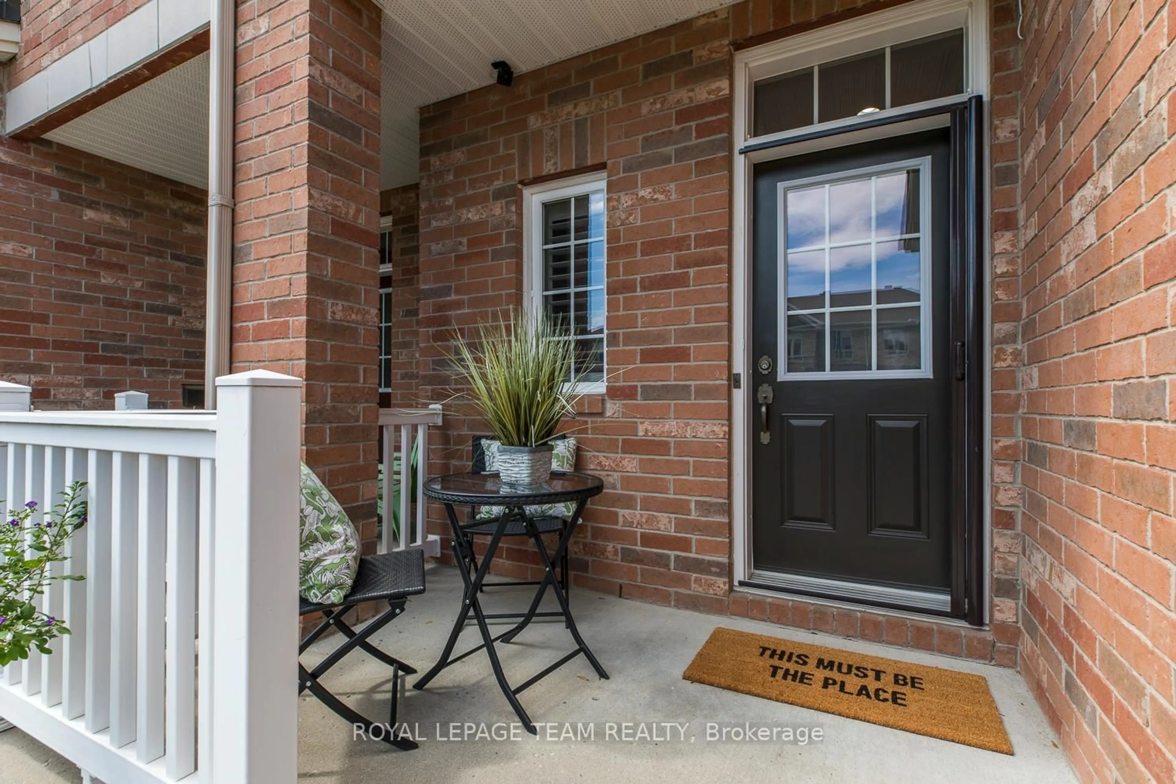 Indoor entryway for 764 Bowercrest Cres, Ottawa Ontario K1V 2K3
