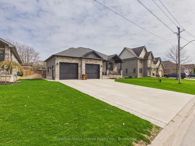 345 Ray St, Saugeen Shores 2