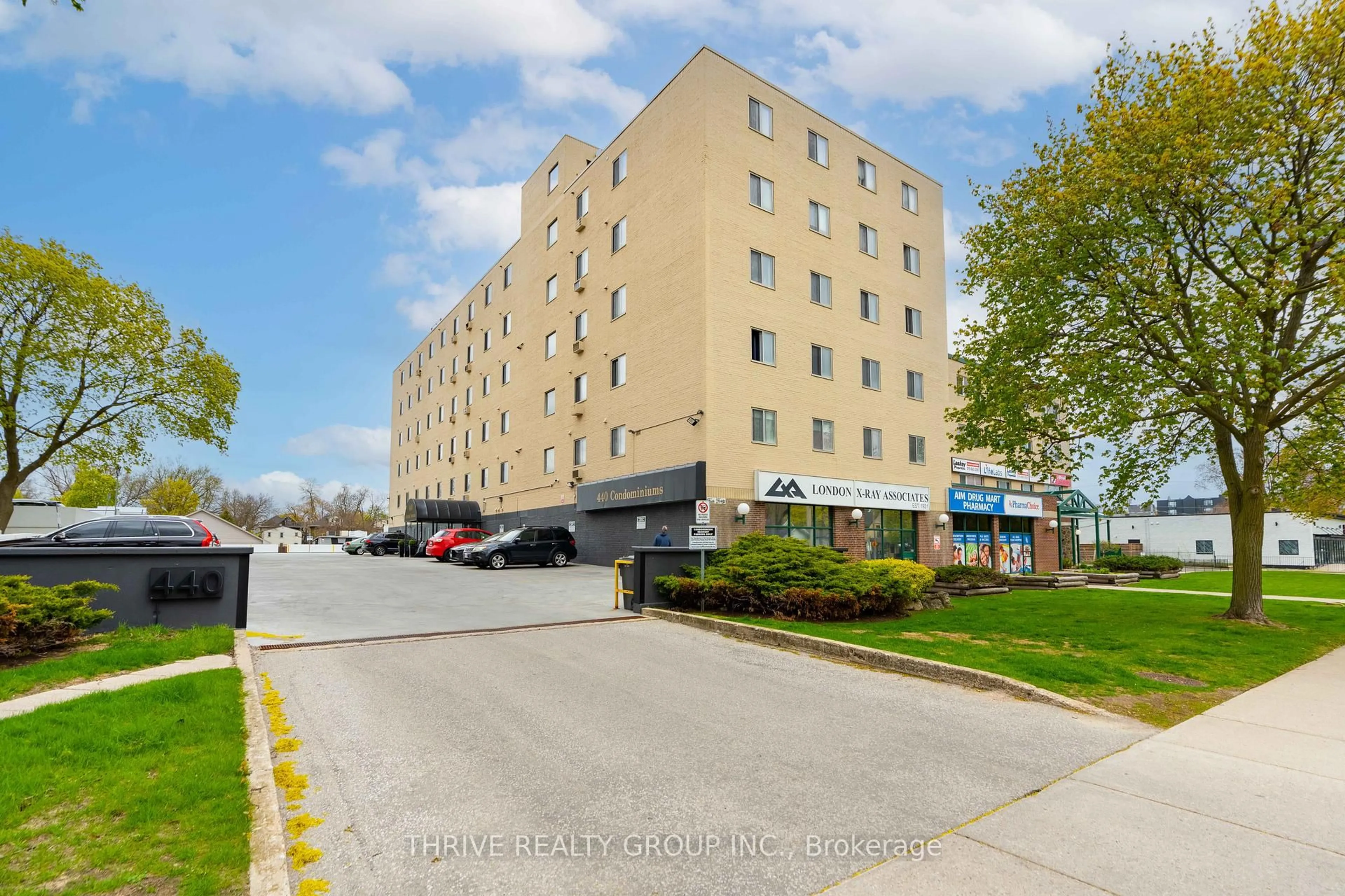 Patio, street for 440 Central Ave #303, London East Ontario N6B 2E5