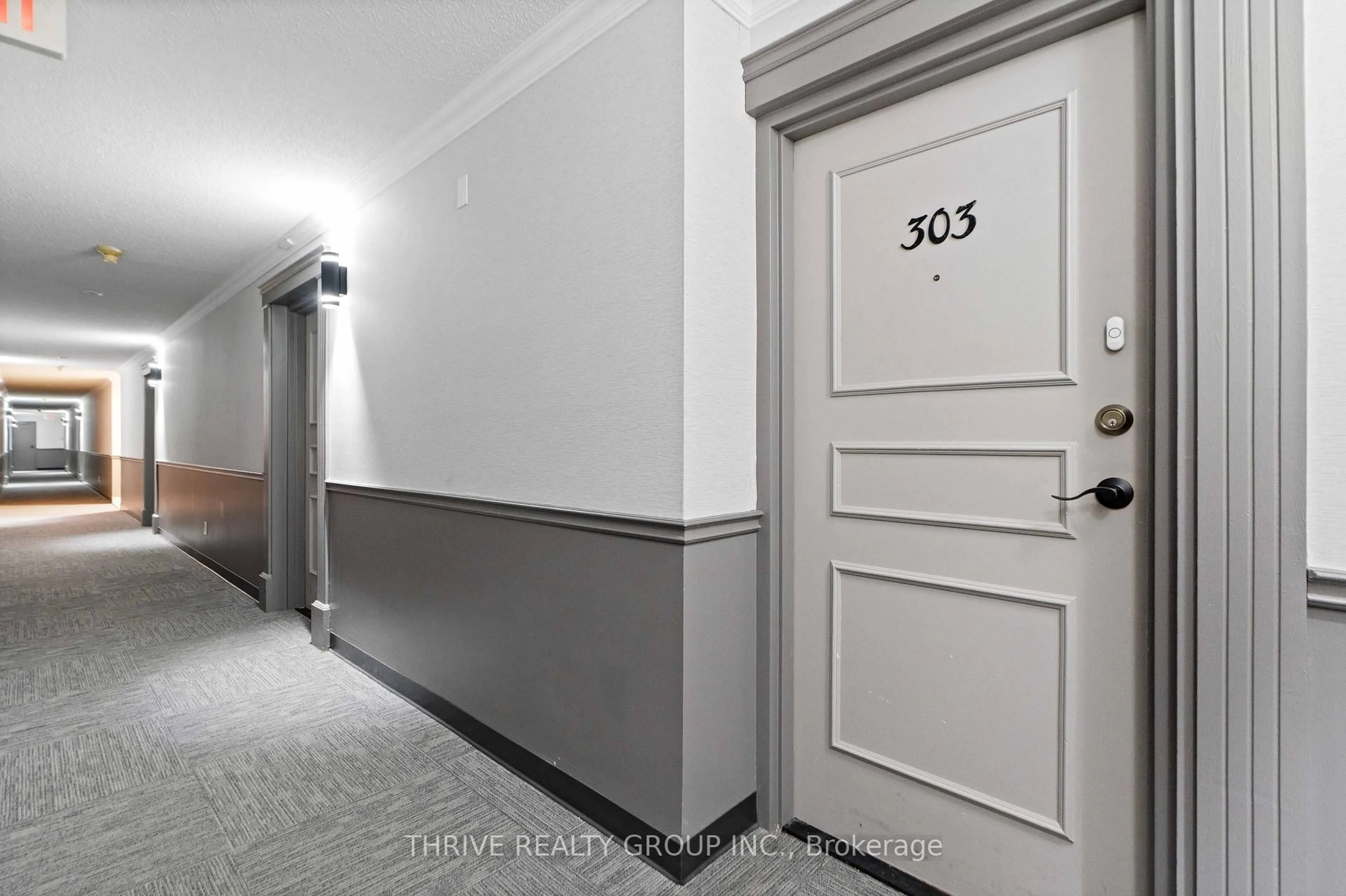 Indoor foyer for 440 Central Ave #303, London East Ontario N6B 2E5