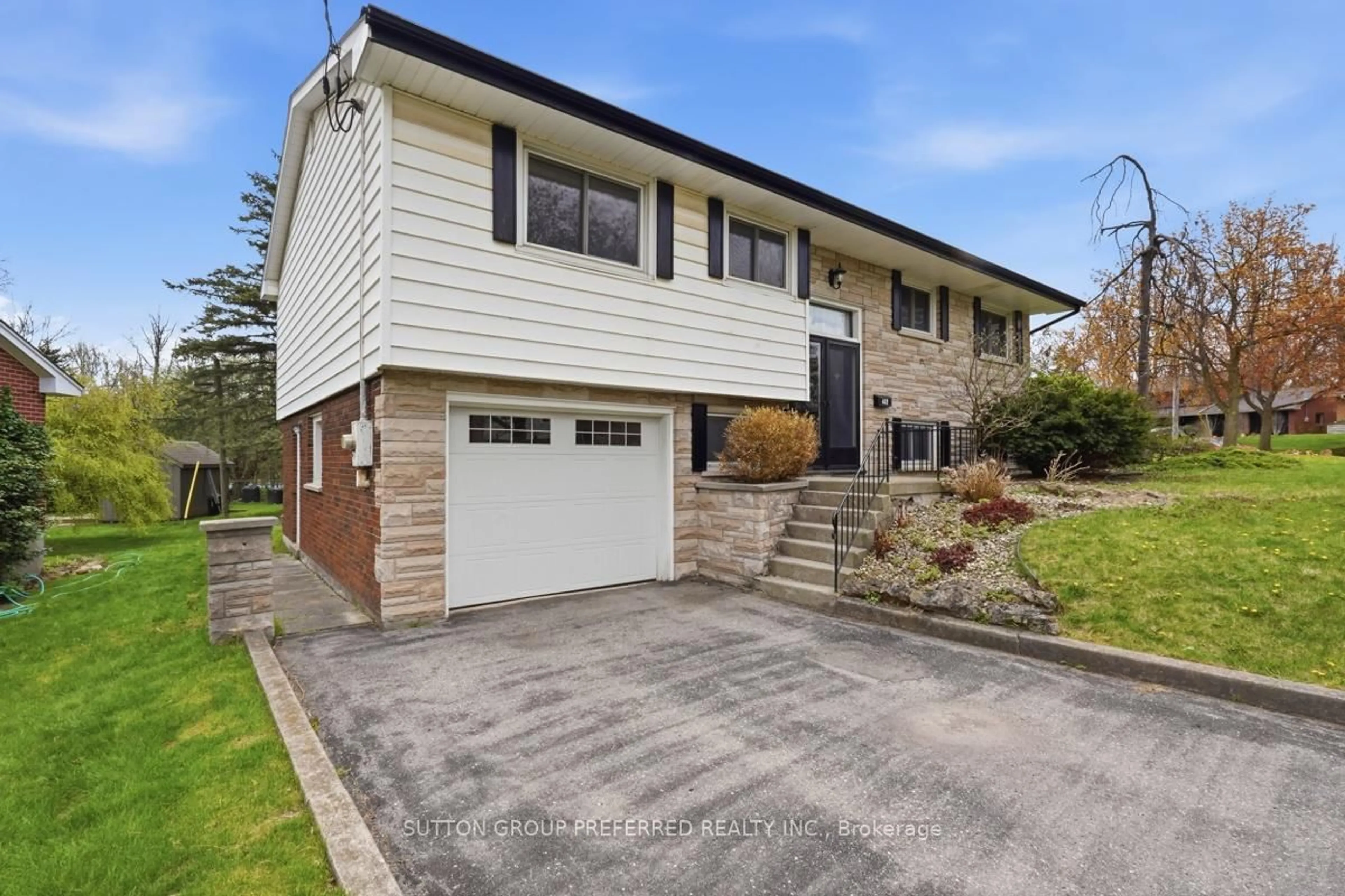Unknown for 449 Averill Cres, London South Ontario N6C 2R8