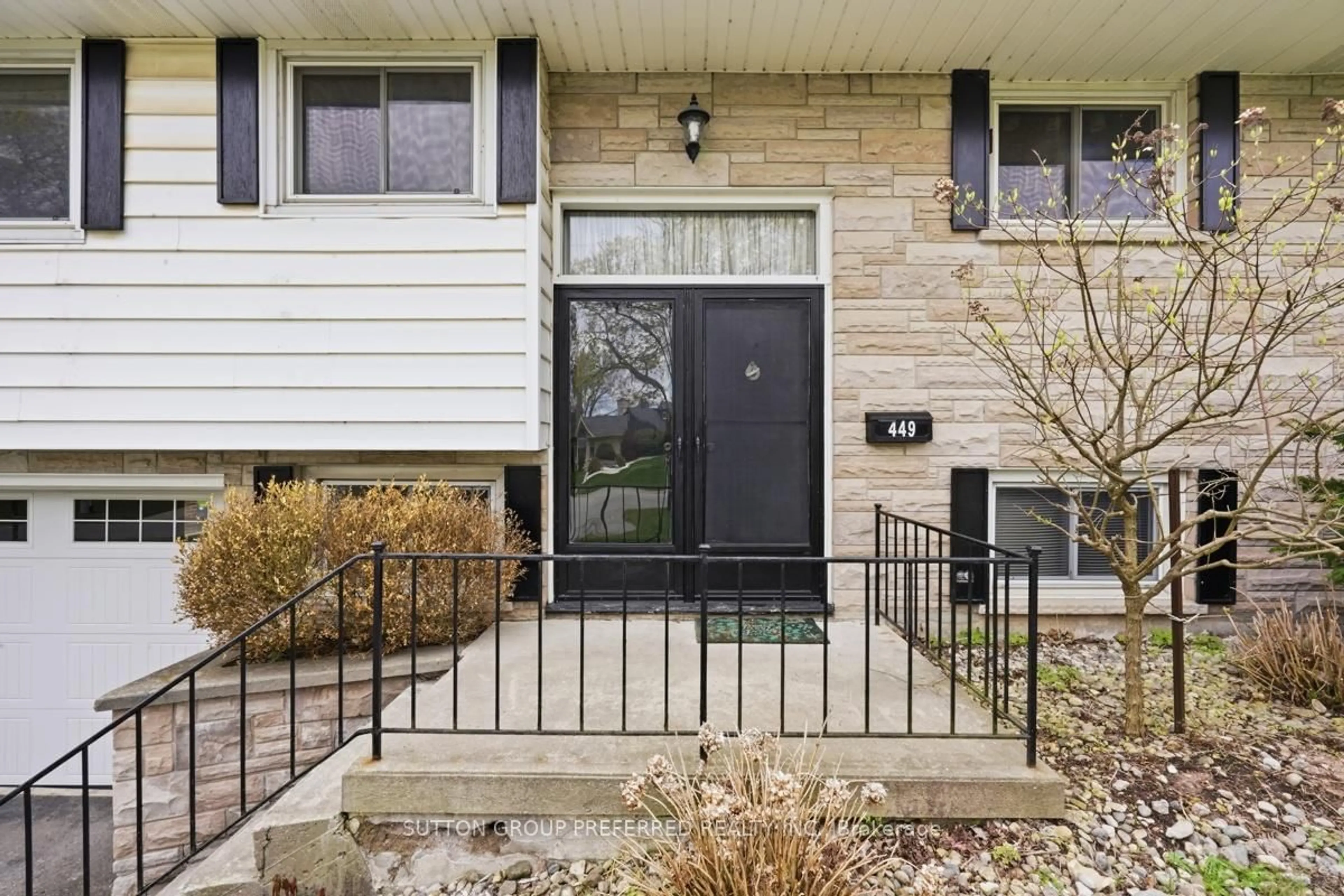 Unknown for 449 Averill Cres, London South Ontario N6C 2R8