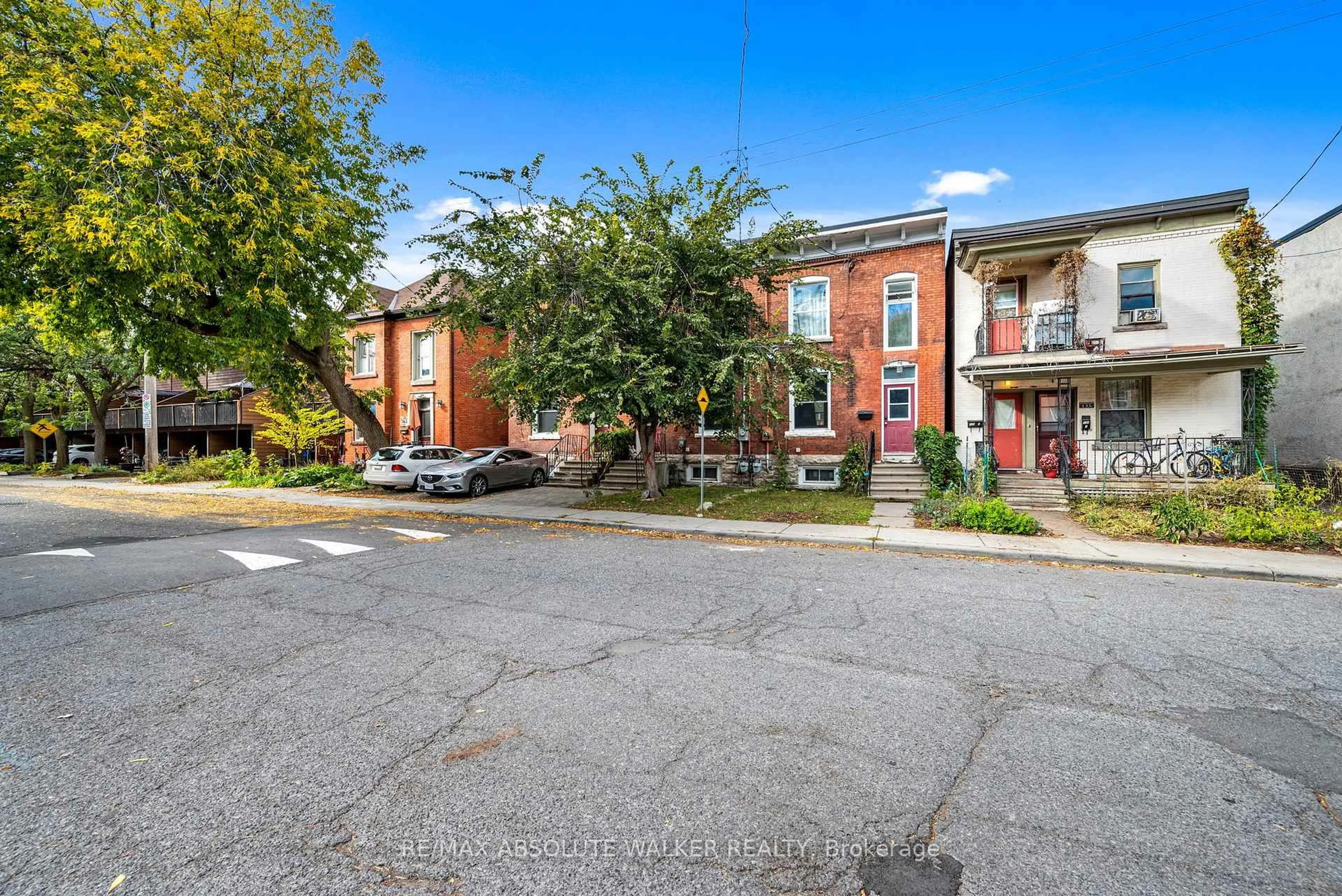 Patio, street for 141 Primrose Ave, Ottawa Ontario K1R 6M4