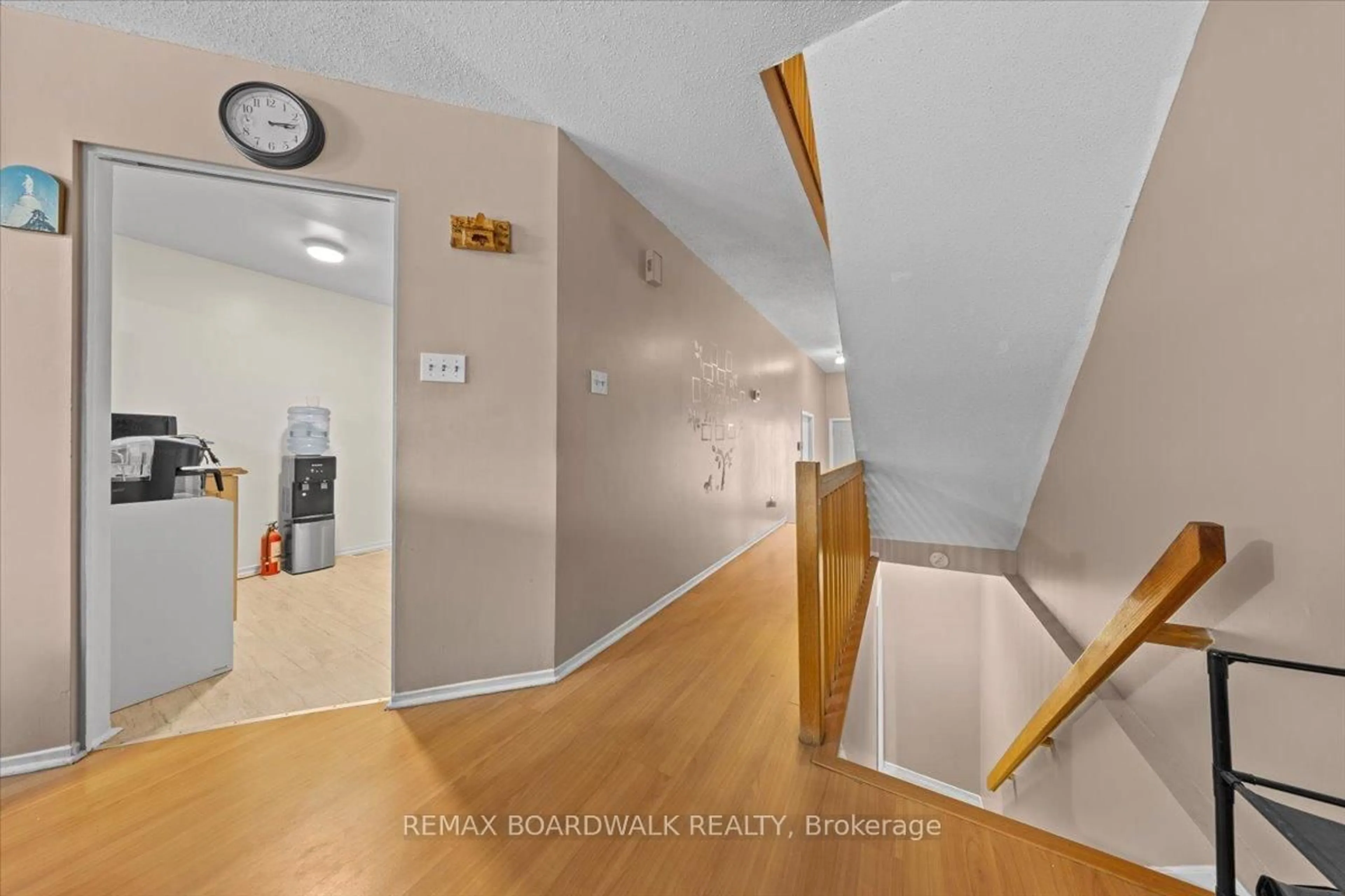 Unknown for 1516 Briarfield Cres, Ottawa Ontario K4A 1W6