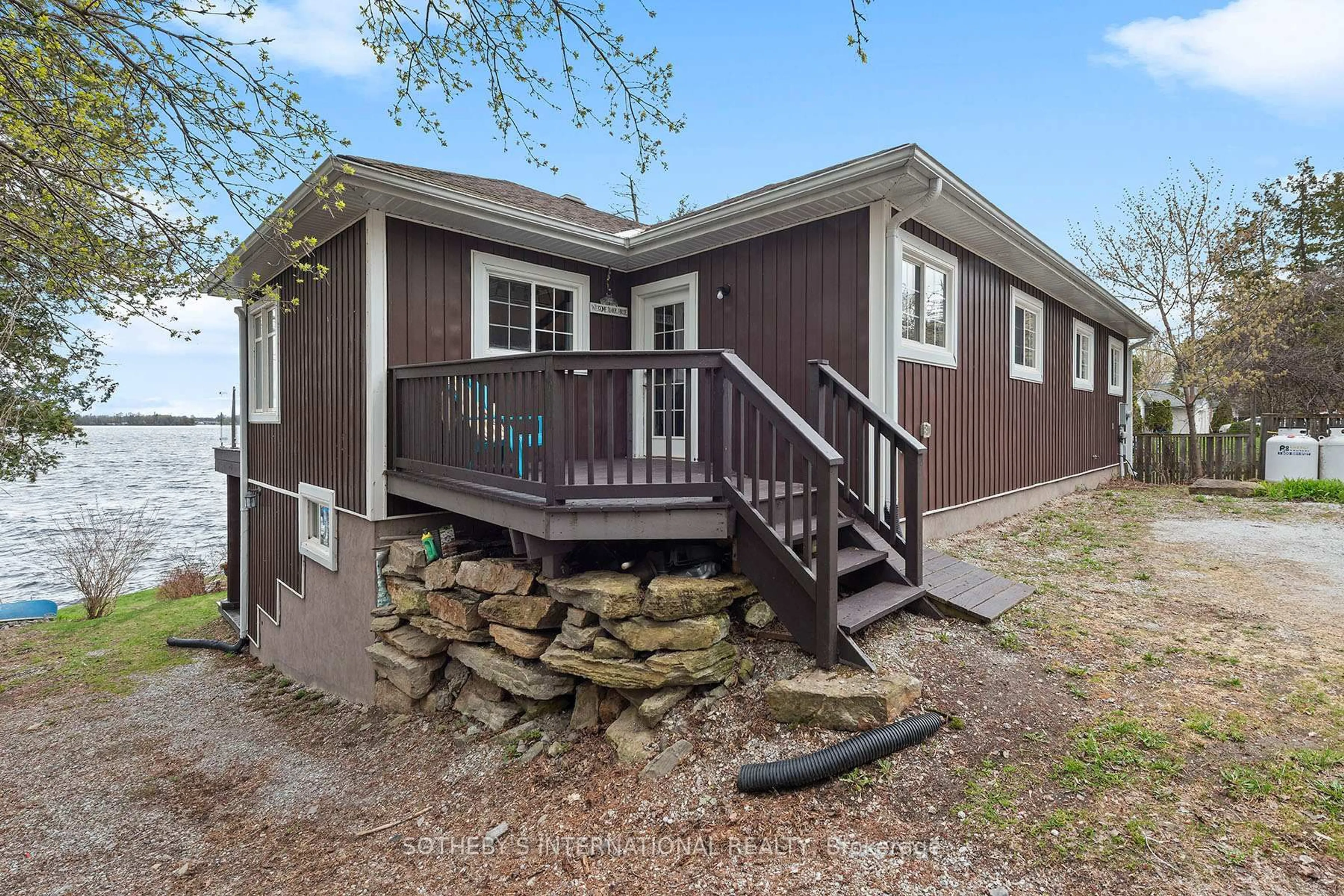 Home with vinyl exterior material, unknown for 96 R5 Rd, Rideau Lakes Ontario K0G 1L0