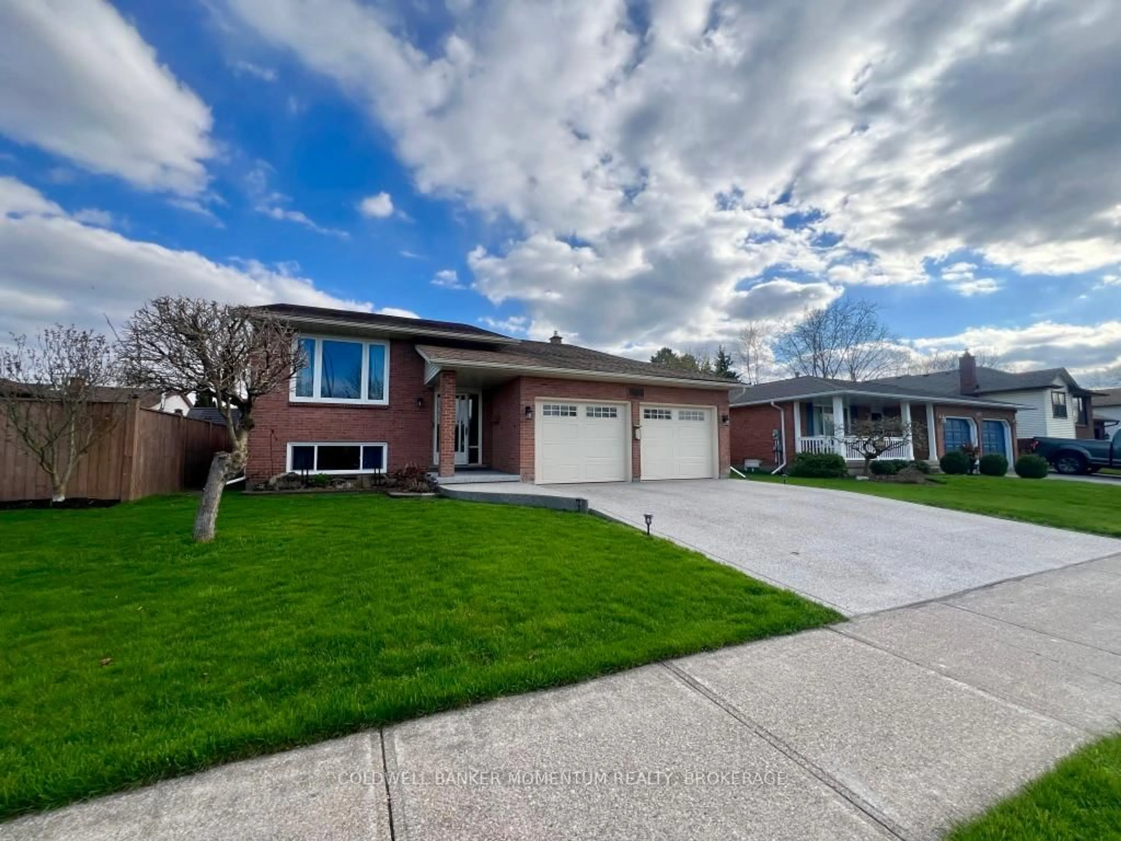 Home with brick exterior material, street for 3908 Old Orchard Way, Lincoln Ontario L0R 2C0