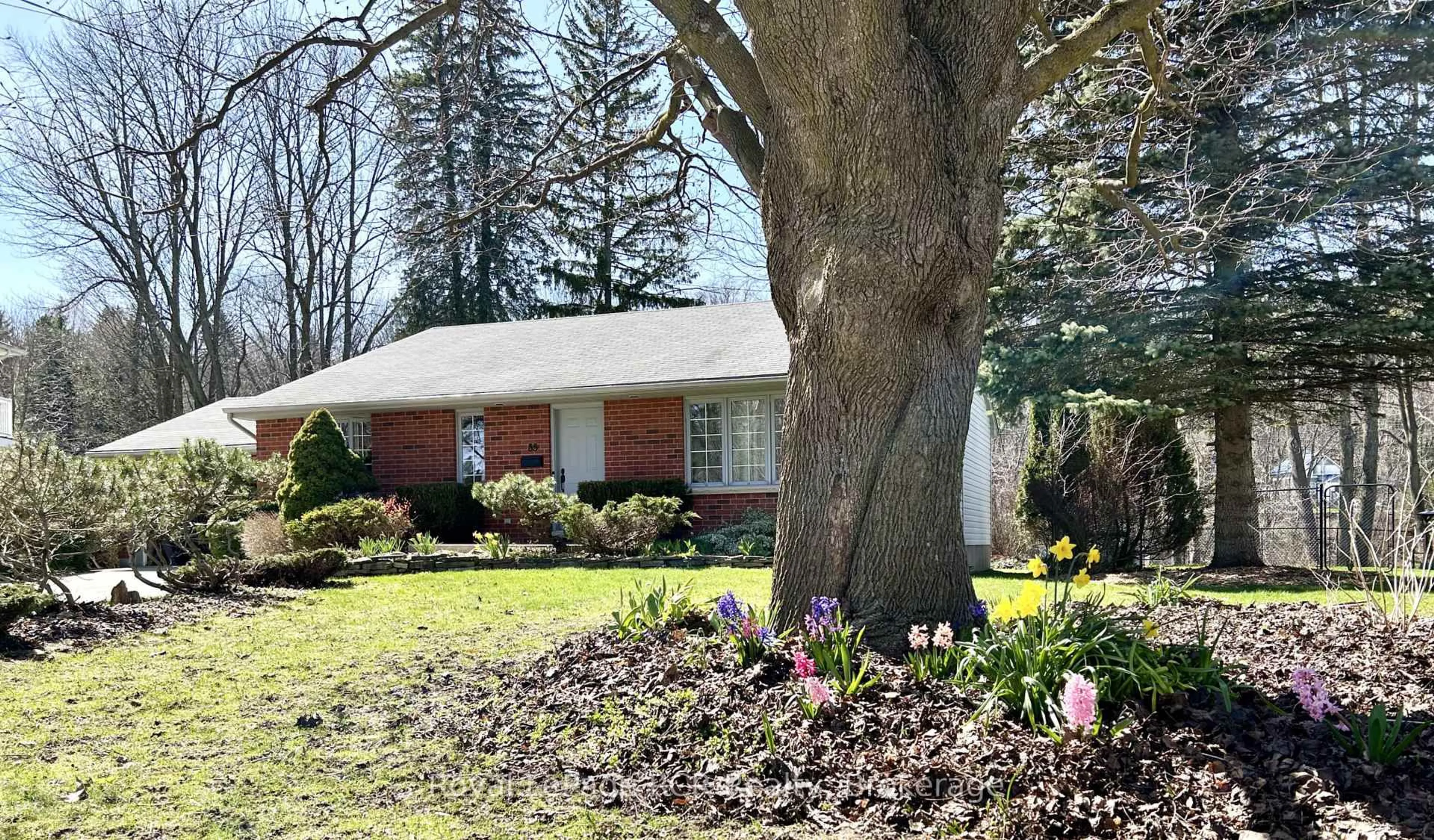 Home with brick exterior material, street for 35 5th St, Owen Sound Ontario N4K 1C4