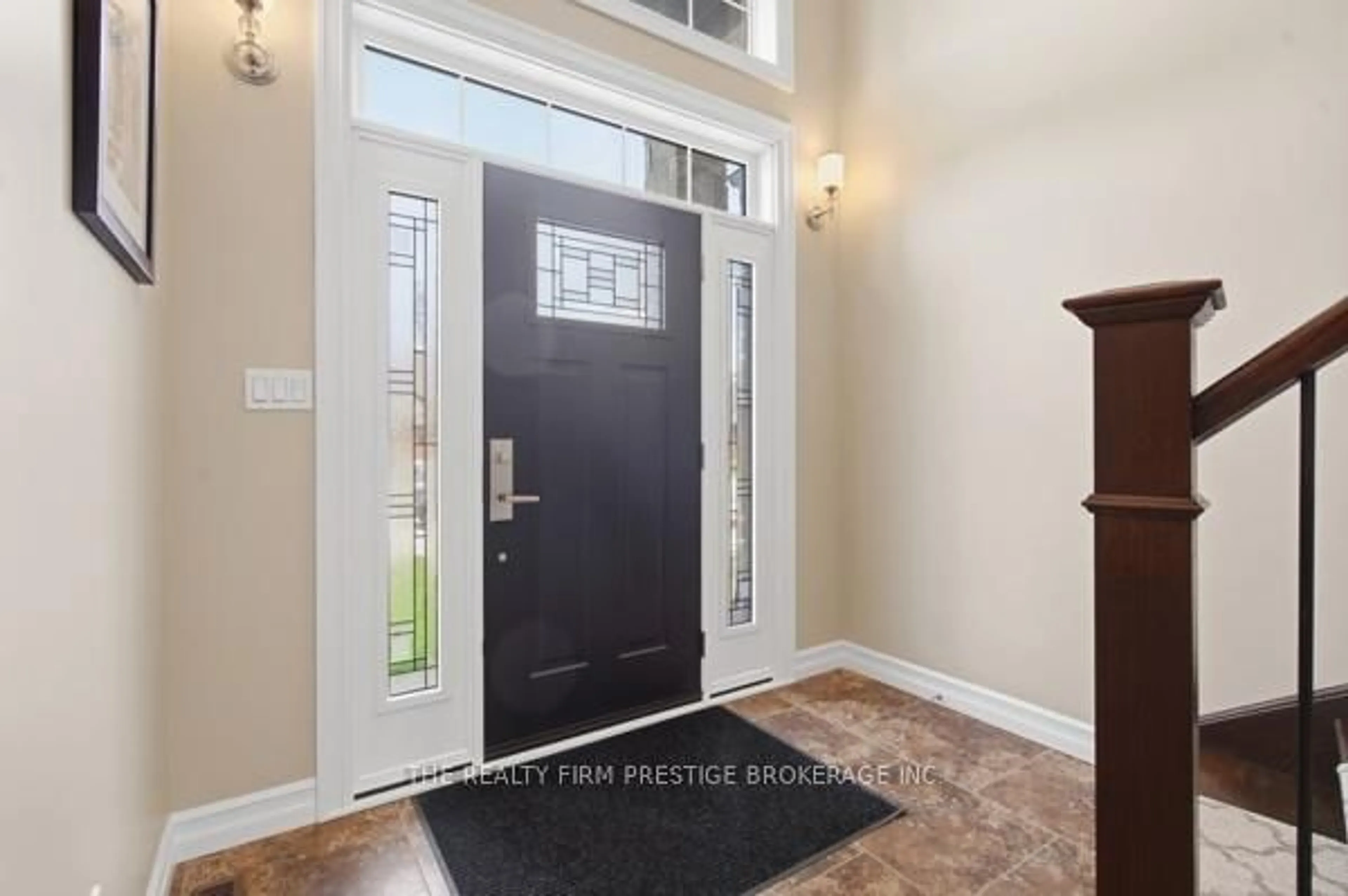 Indoor entryway for 38 Veale Cres, Strathroy-Caradoc Ontario N7G 0C9
