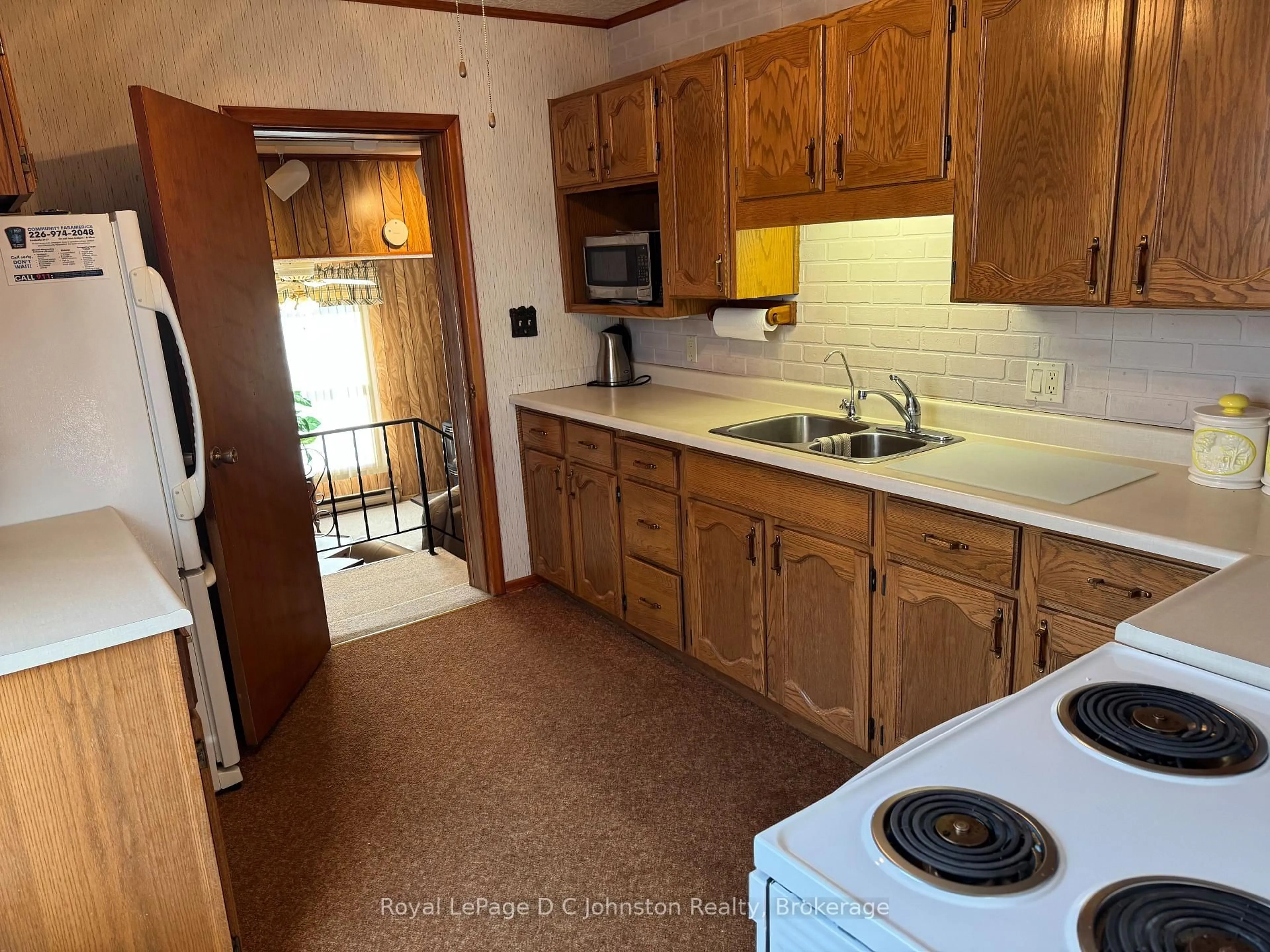 Standard kitchen, unknown for 21 Victoria St, Saugeen Shores Ontario N0H 2L0