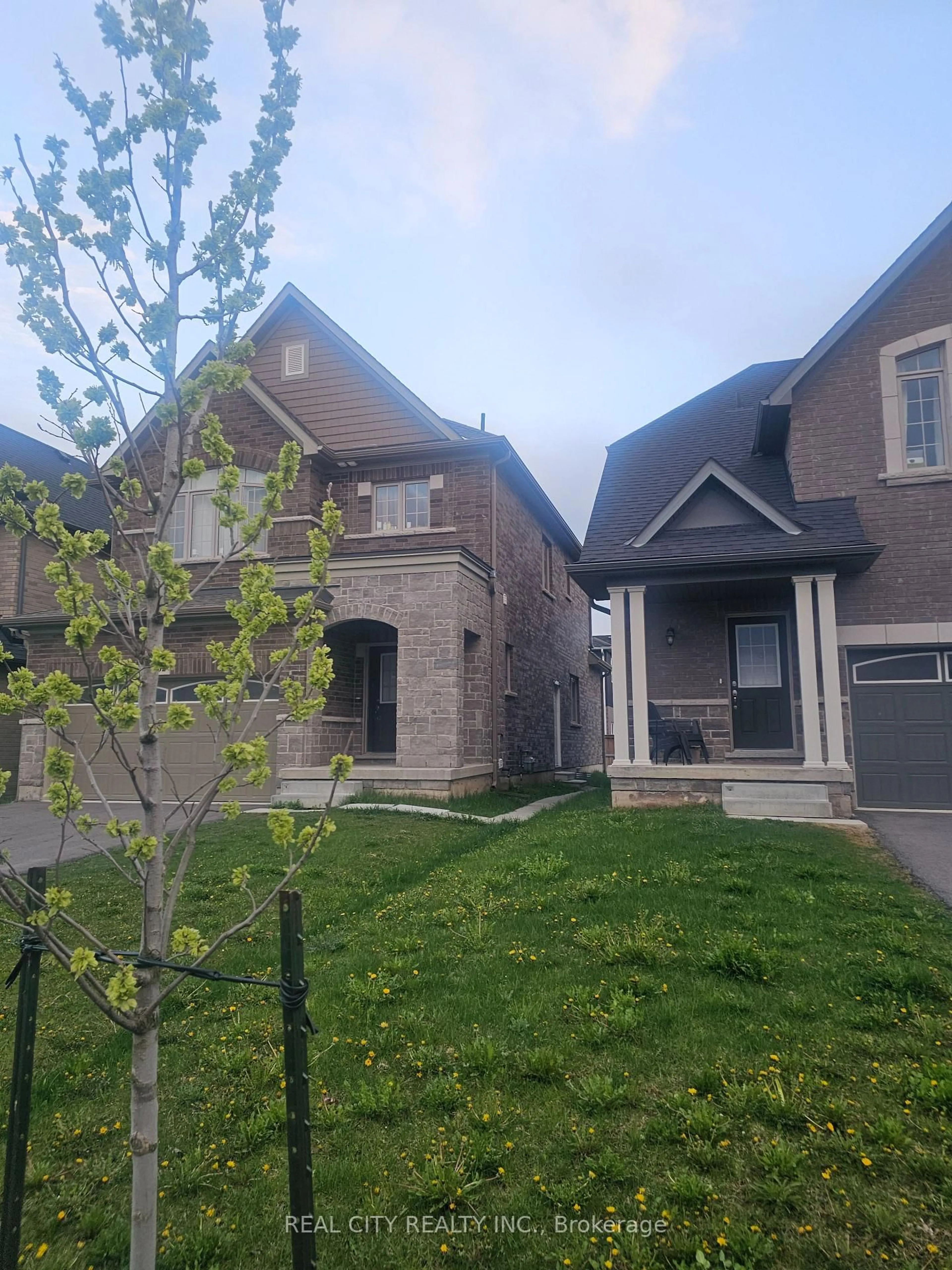 Home with brick exterior material, street for 132 Sunset Way, Thorold Ontario L0S 1A0