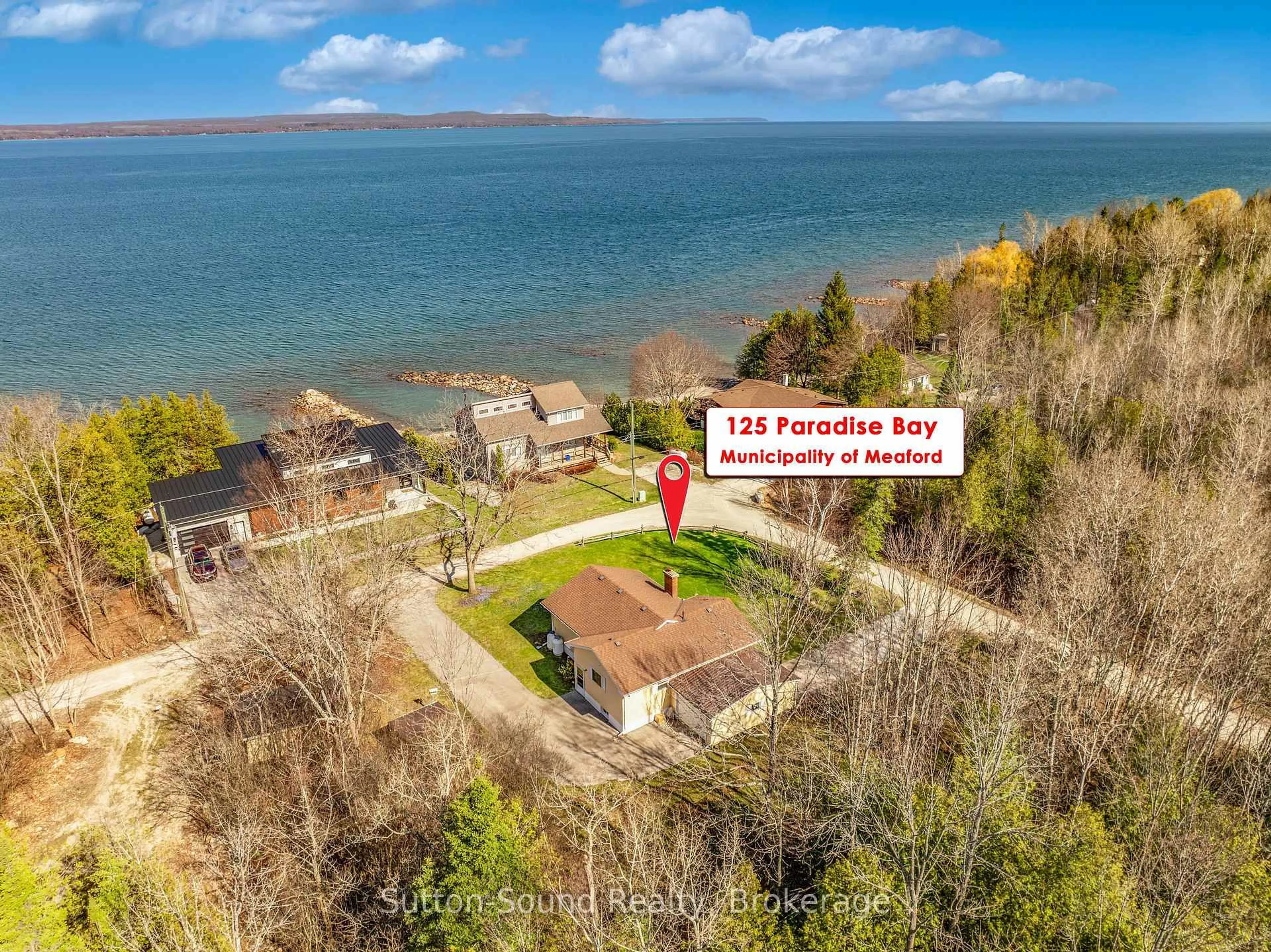 A pic from outside/outdoor area/front of a property/back of a property/a pic from drone, water/lake/river/ocean view for 125 Paradise Bay Rd, Meaford Ontario N0H 1B0