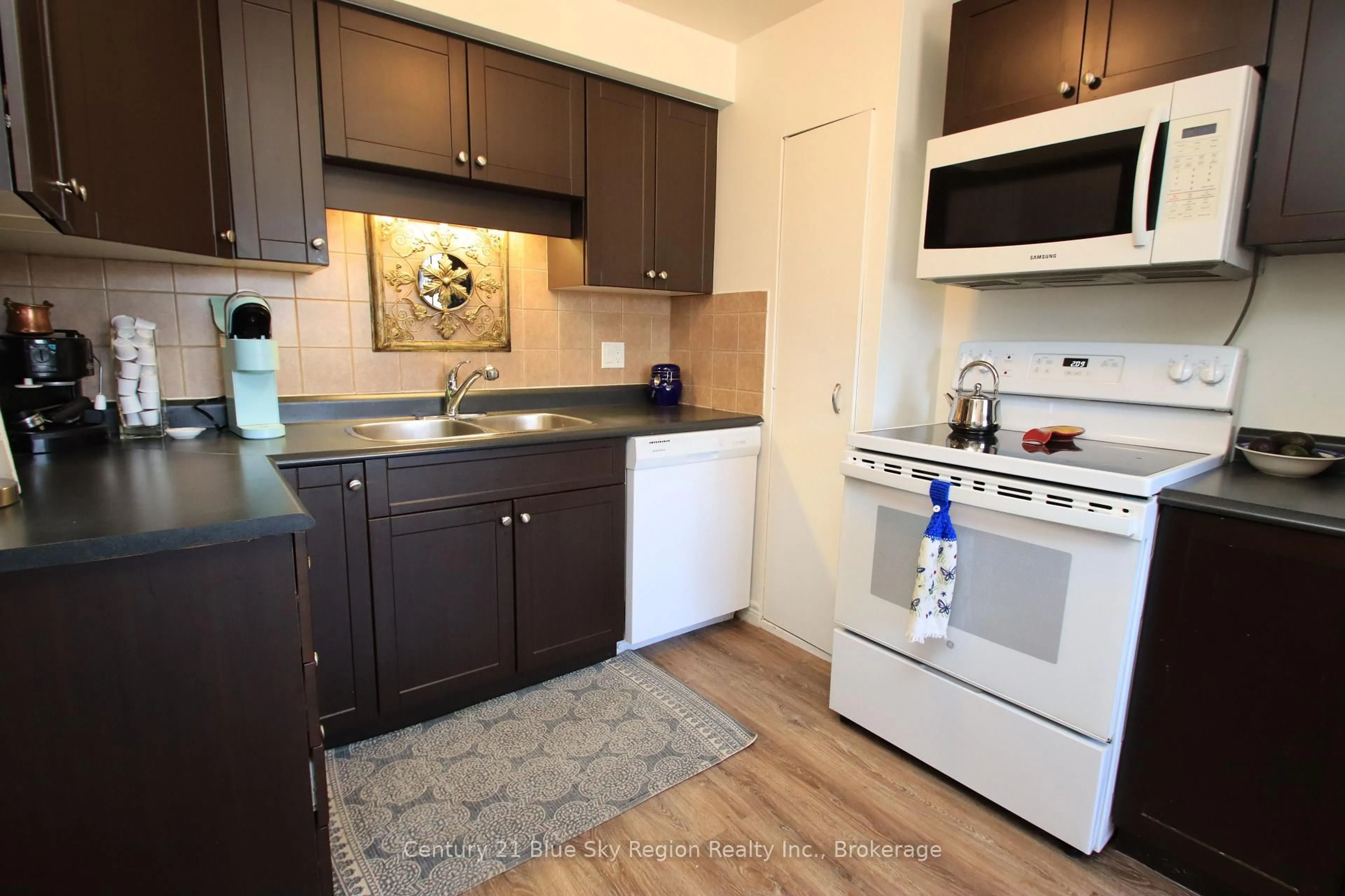 Standard kitchen, unknown for 604 Banner Ave #10, North Bay Ontario P1A 1X8