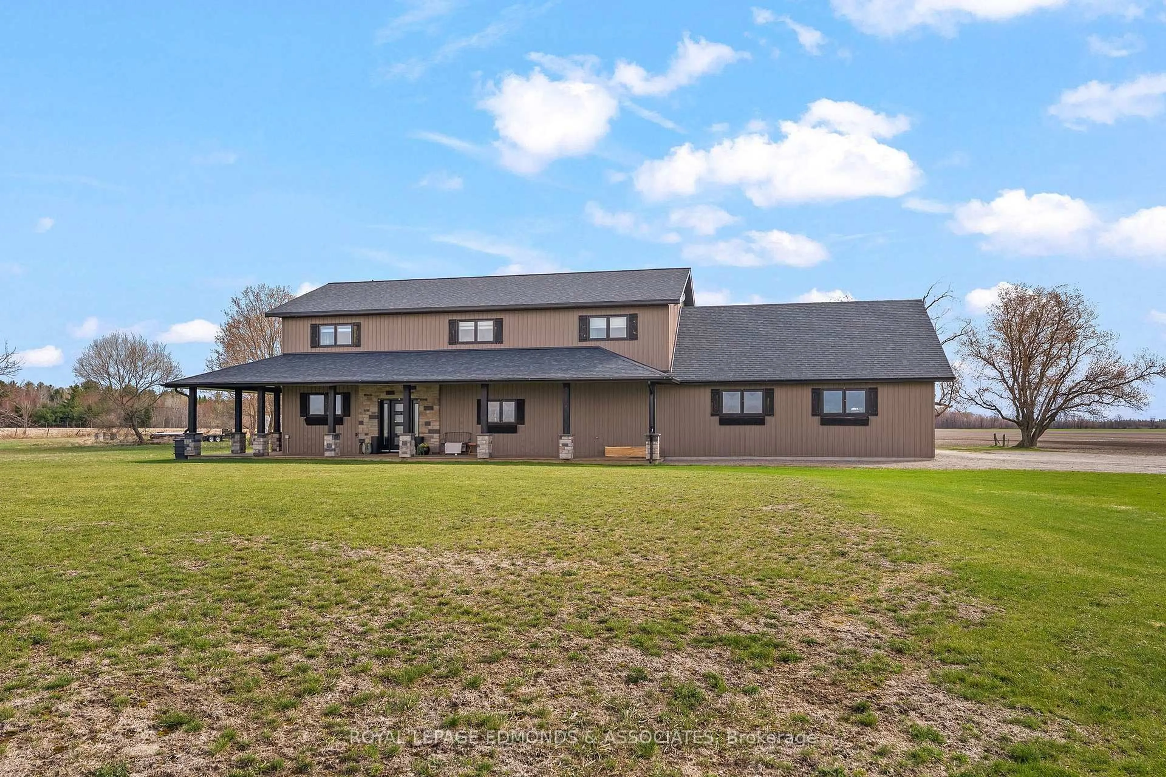 A pic from outside/outdoor area/front of a property/back of a property/a pic from drone, building for 2700 Zion Line, Pembroke Ontario K8A 6W3