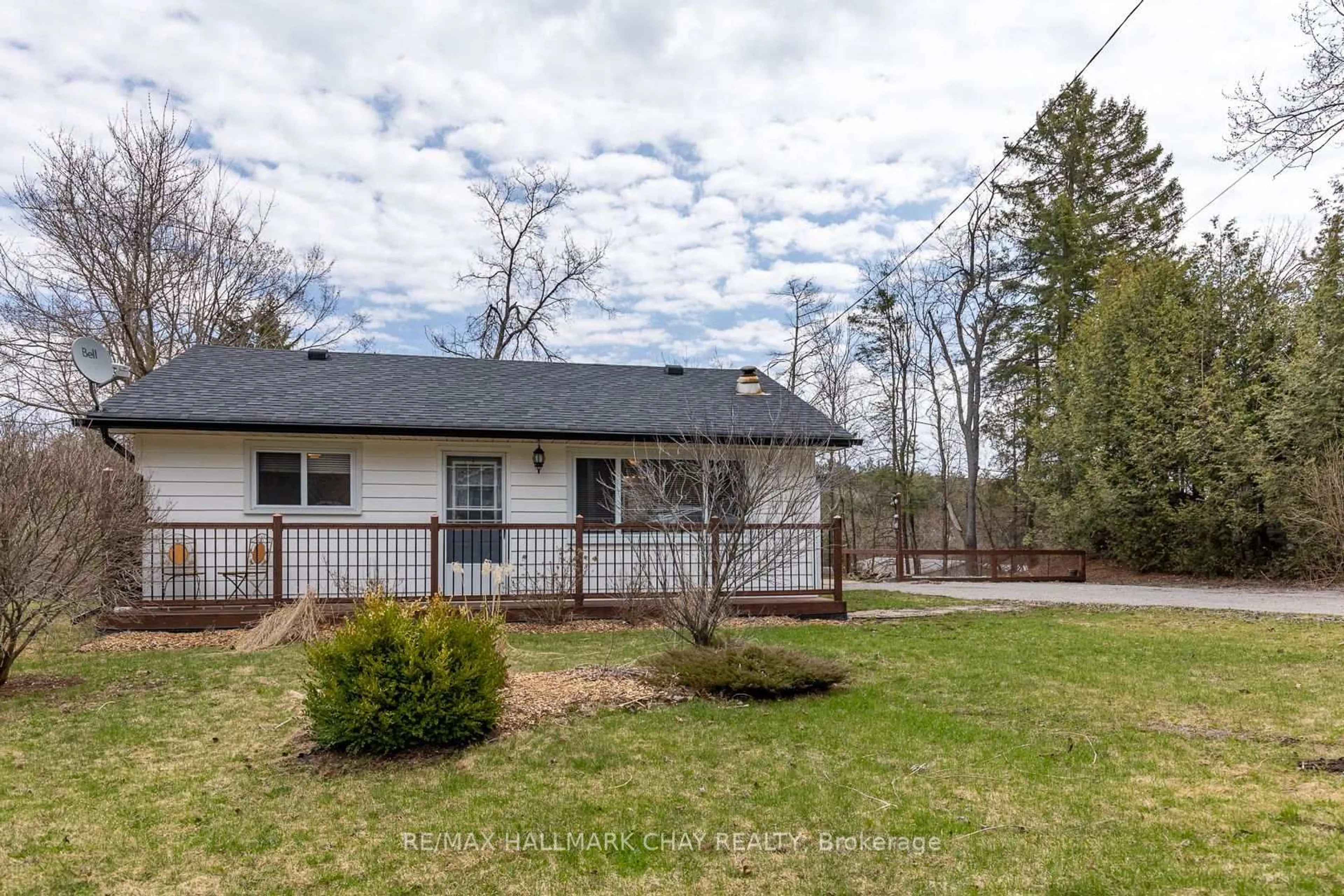 A pic from outside/outdoor area/front of a property/back of a property/a pic from drone, unknown for 6 Dickson St, Kawartha Lakes Ontario K0M 2A0