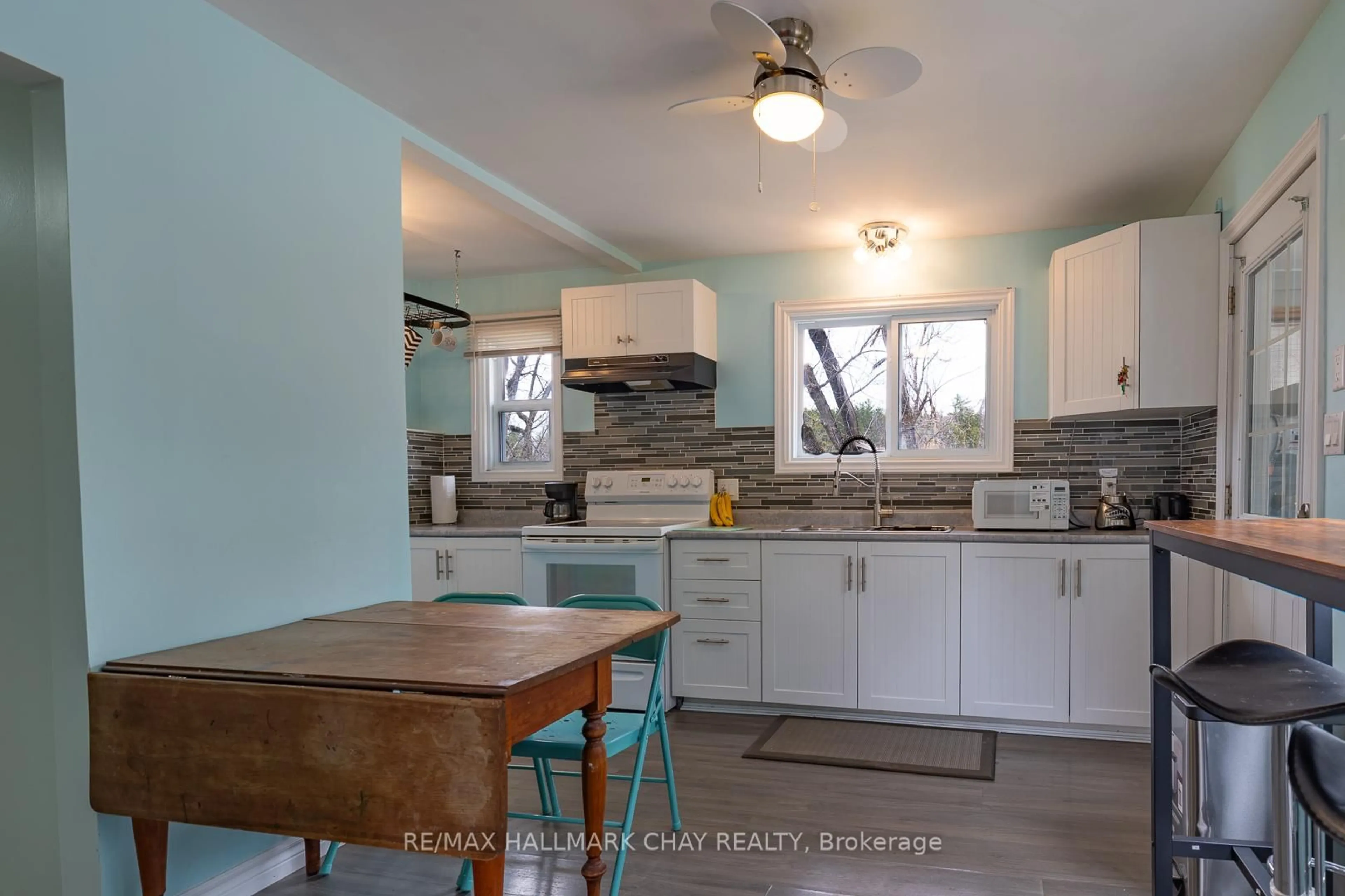 Open concept kitchen, unknown for 6 Dickson St, Kawartha Lakes Ontario K0M 2A0