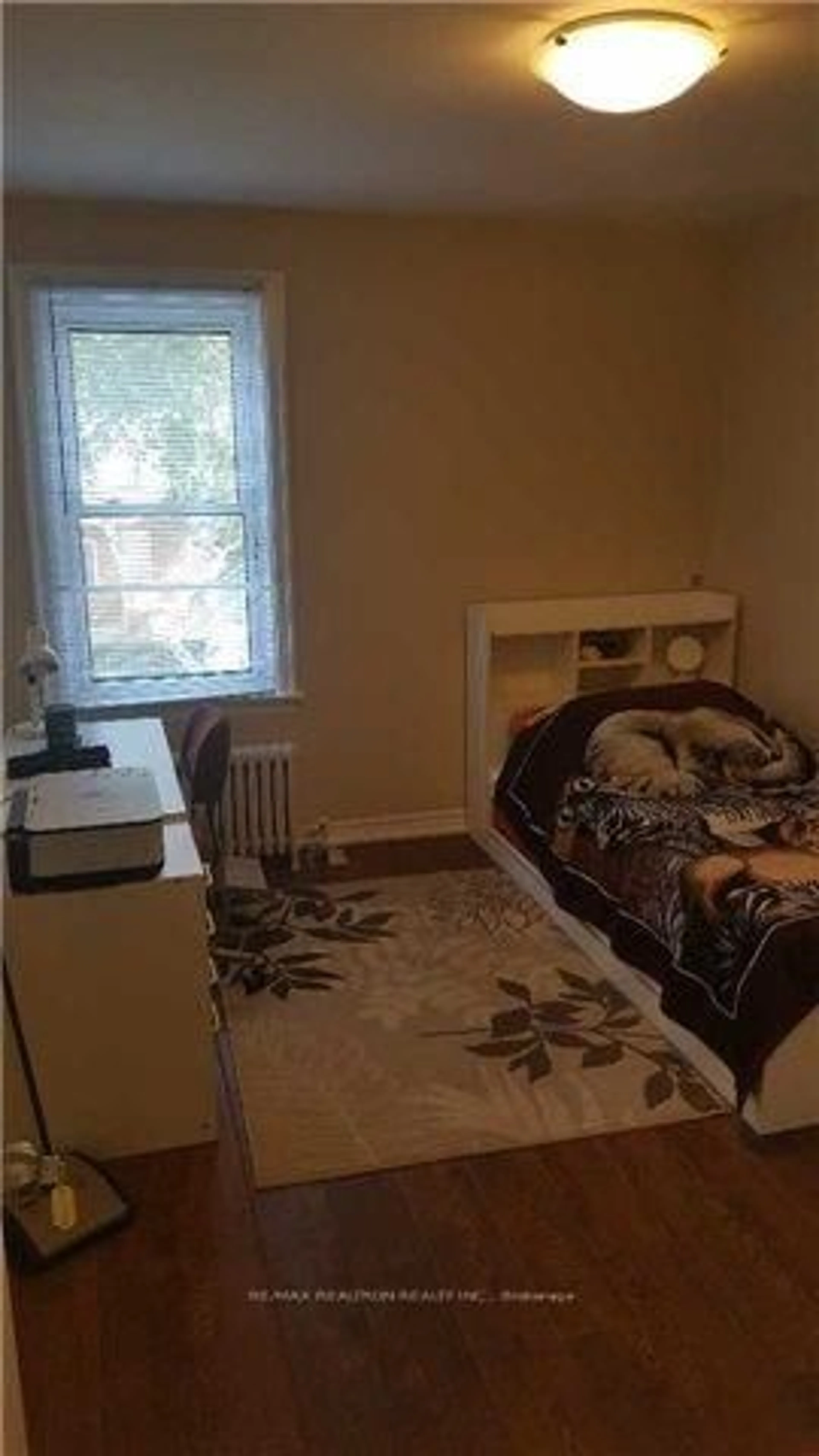 A pic of a room for 28 Hollywood St, Hamilton Ontario L8S 3K6