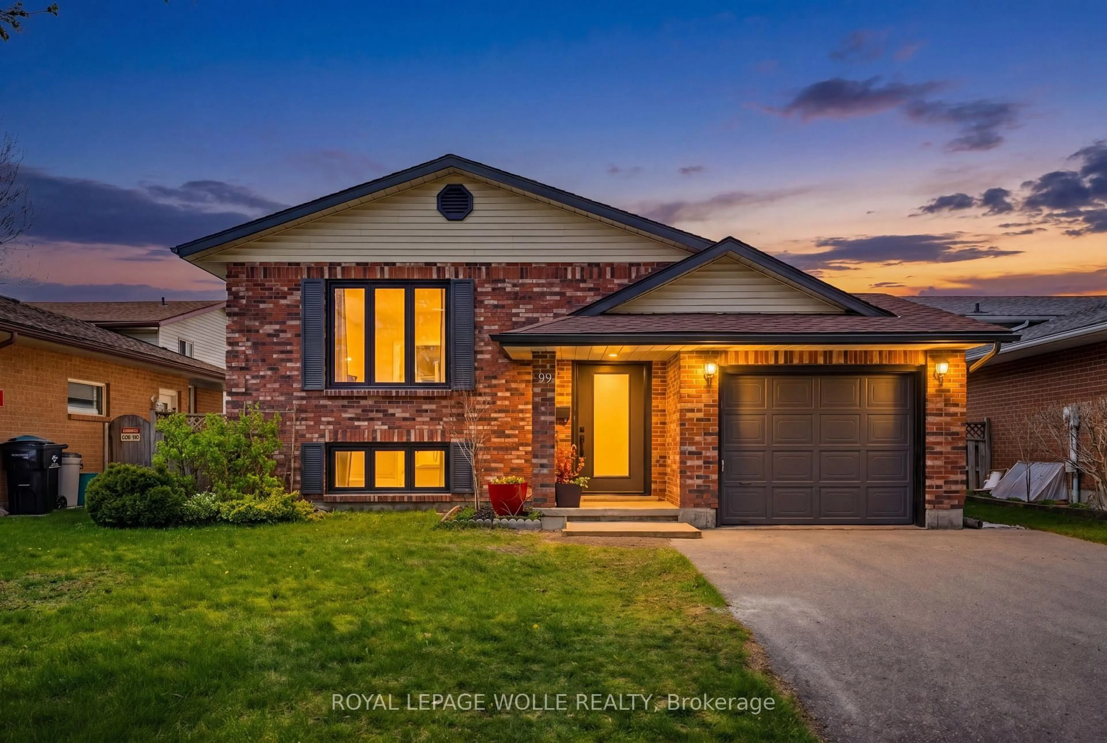 Home with brick exterior material, street for 99 Oakhurst Cres, Waterloo Ontario N2B 3K2