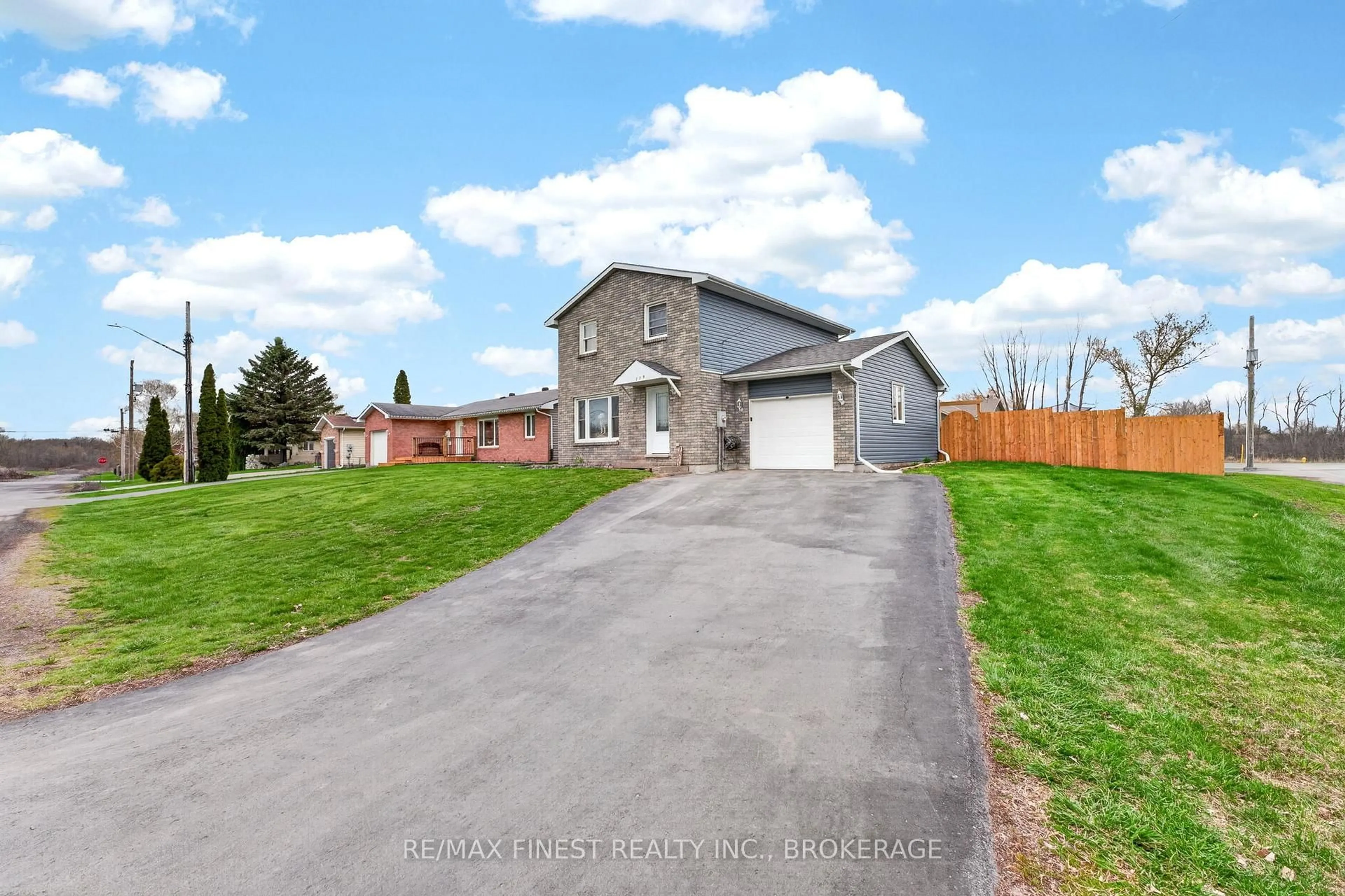 A pic from outside/outdoor area/front of a property/back of a property/a pic from drone, street for 239 Cross St, Deseronto Ontario K0K 1X0
