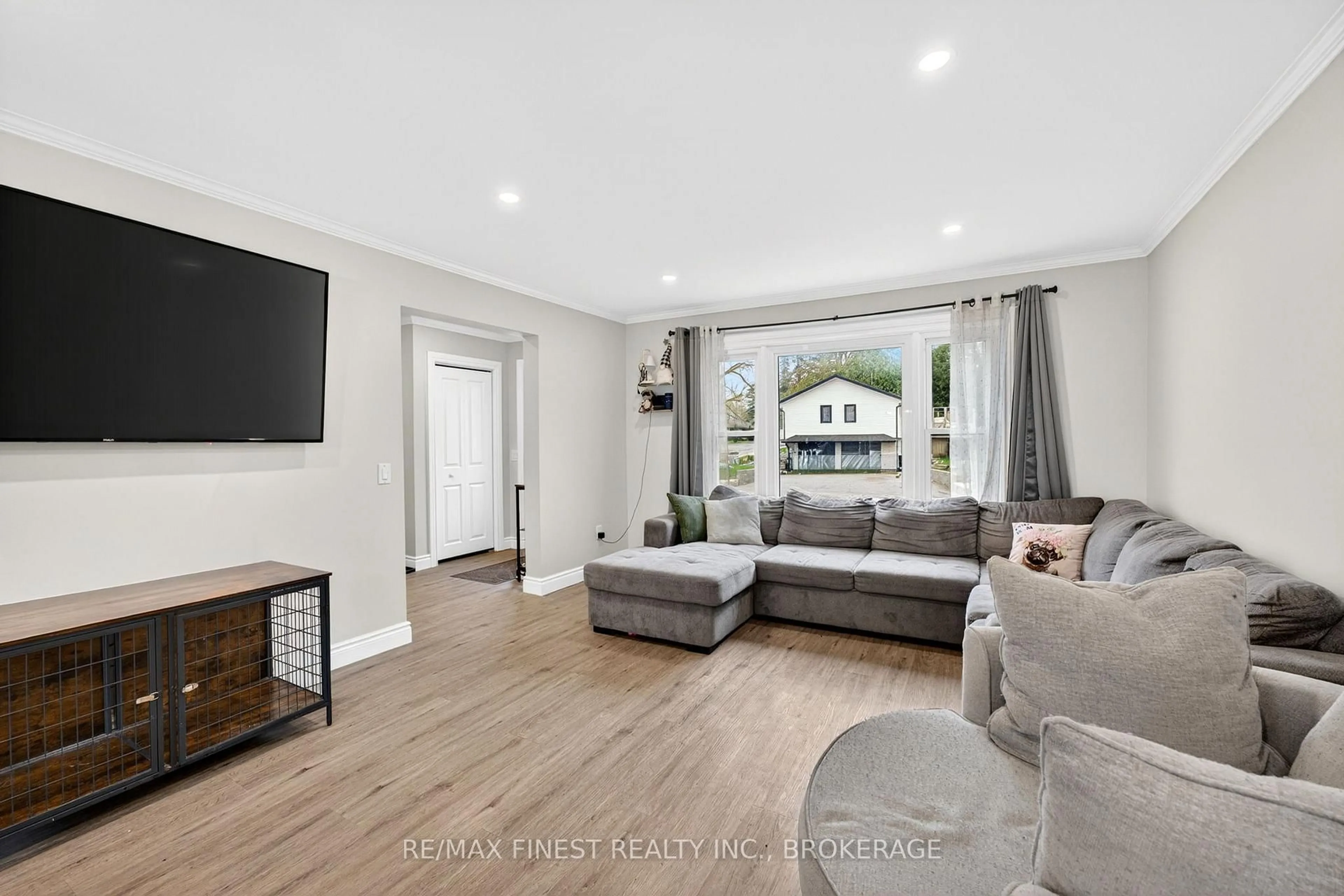 Living room with furniture, unknown for 239 Cross St, Deseronto Ontario K0K 1X0