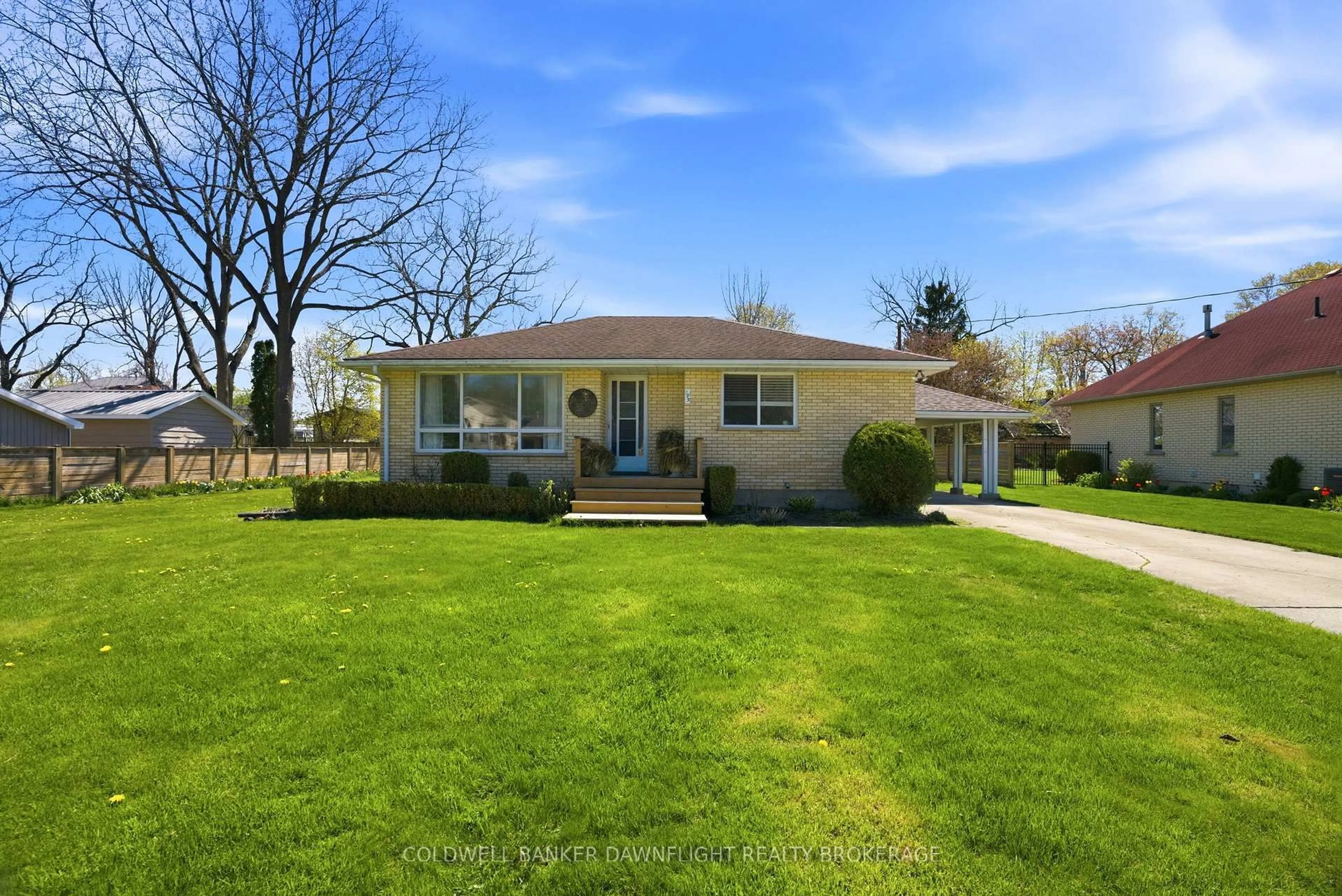 Home with vinyl exterior material, street for 195 Bethany St, North Middlesex Ontario N0M 2K0