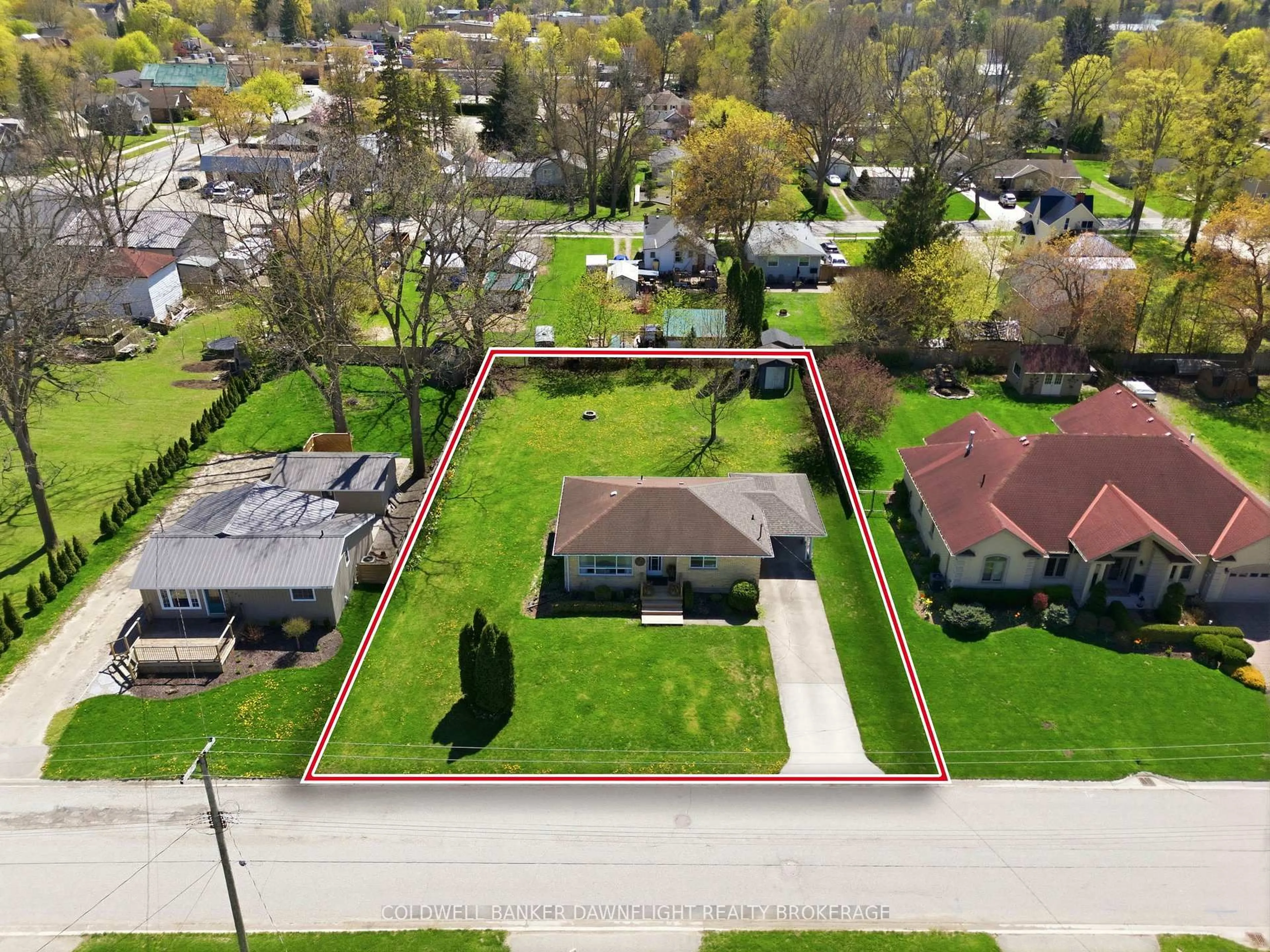 A pic from outside/outdoor area/front of a property/back of a property/a pic from drone, street for 195 Bethany St, North Middlesex Ontario N0M 2K0