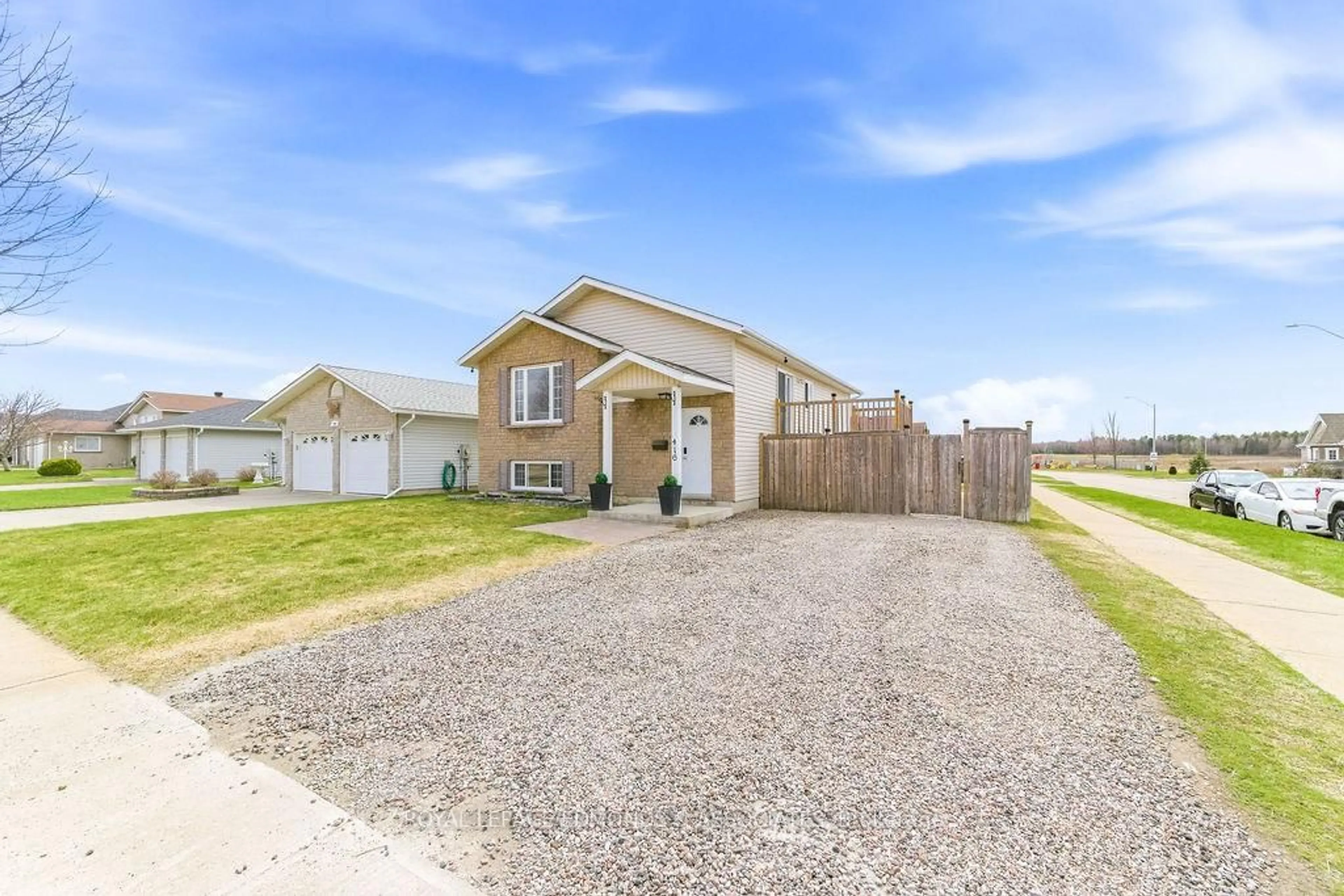 Unknown for 416 Sweezey Crt, Pembroke Ontario K8A 8S3