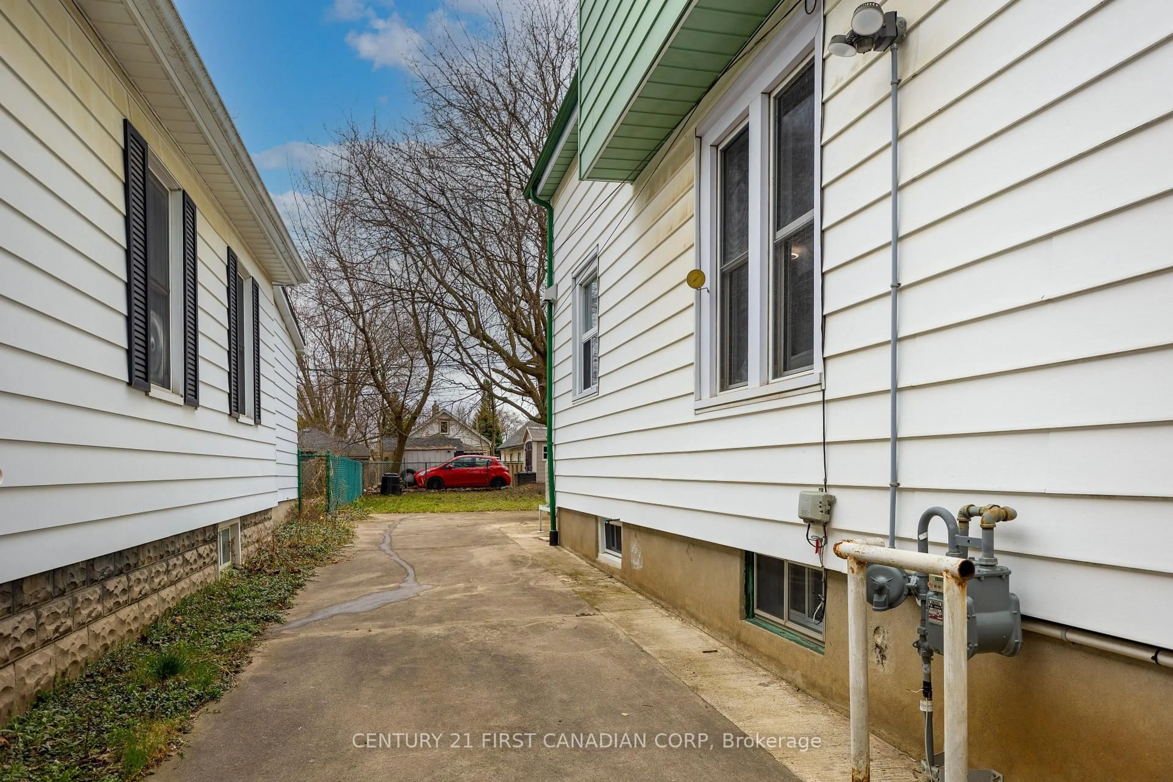 Unknown for 401 Salisbury St, London East Ontario N5Y 3B3