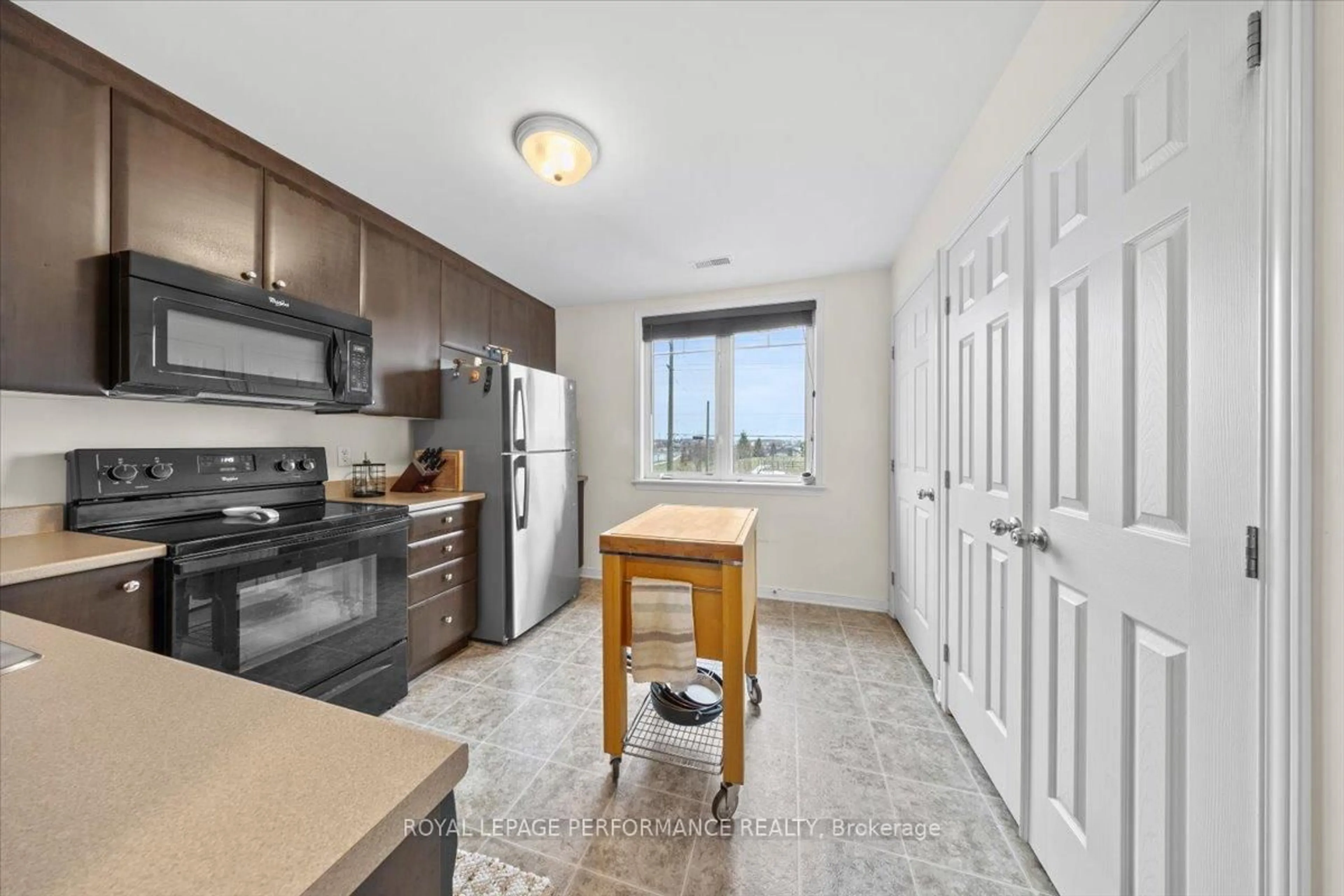 Standard kitchen, ceramic/tile floor for 232 Shanly Private, Ottawa Ontario K2J 5X6
