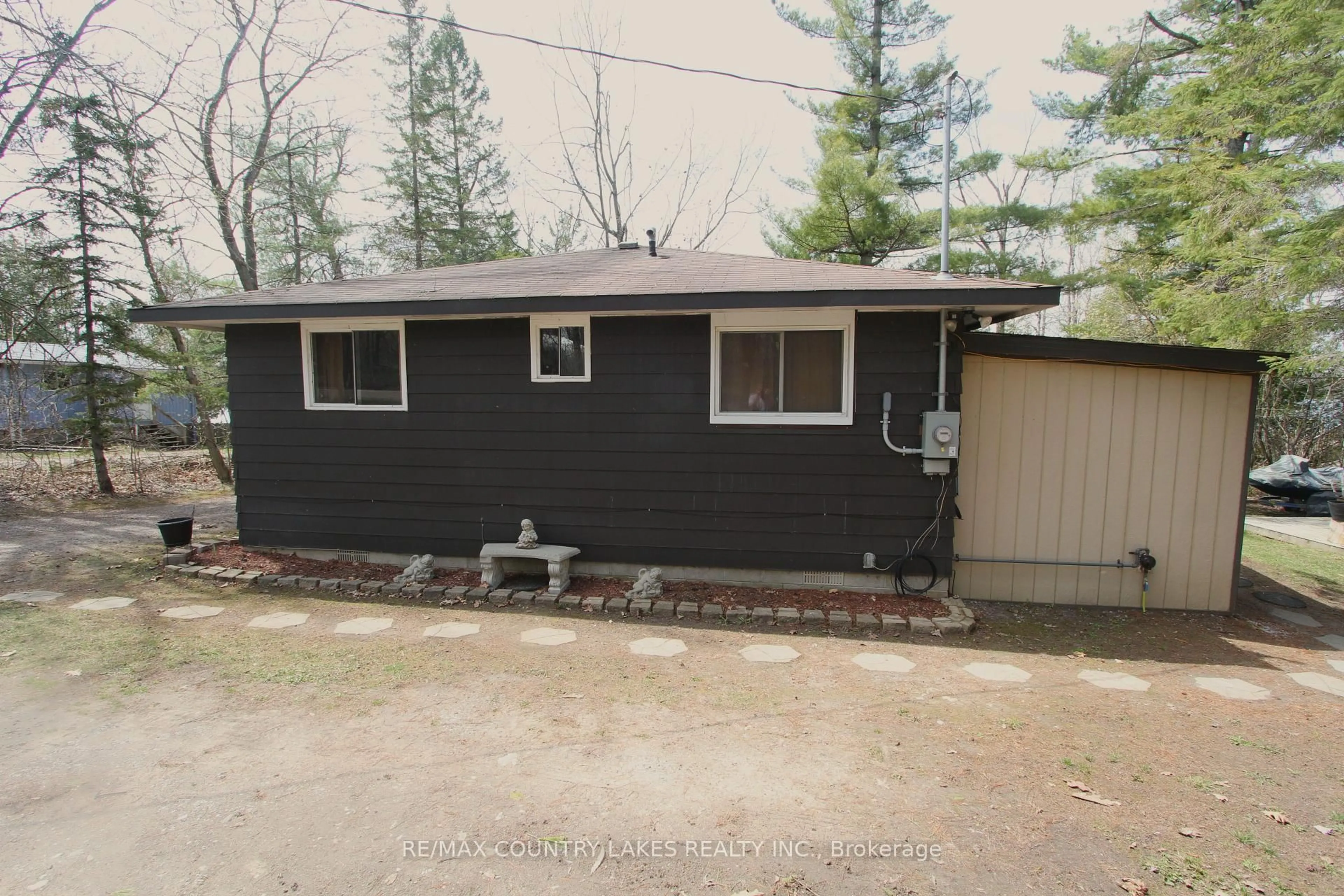Shed for 31 Hillcrest Ave, Kawartha Lakes Ontario K0M 2B0