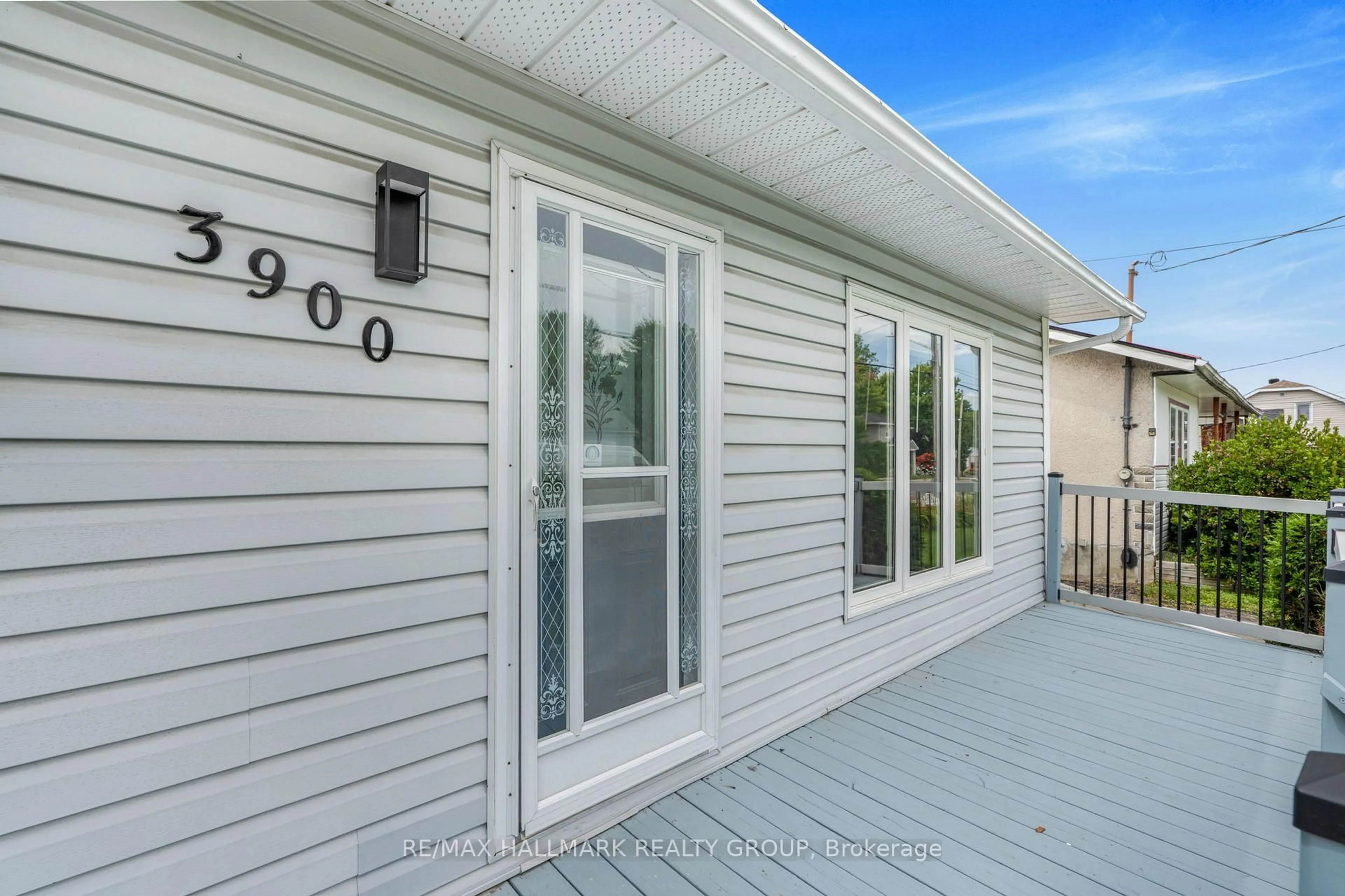 Home with vinyl exterior material, unknown for 3900 Champlain Rd, Clarence-Rockland Ontario K0A 1E0