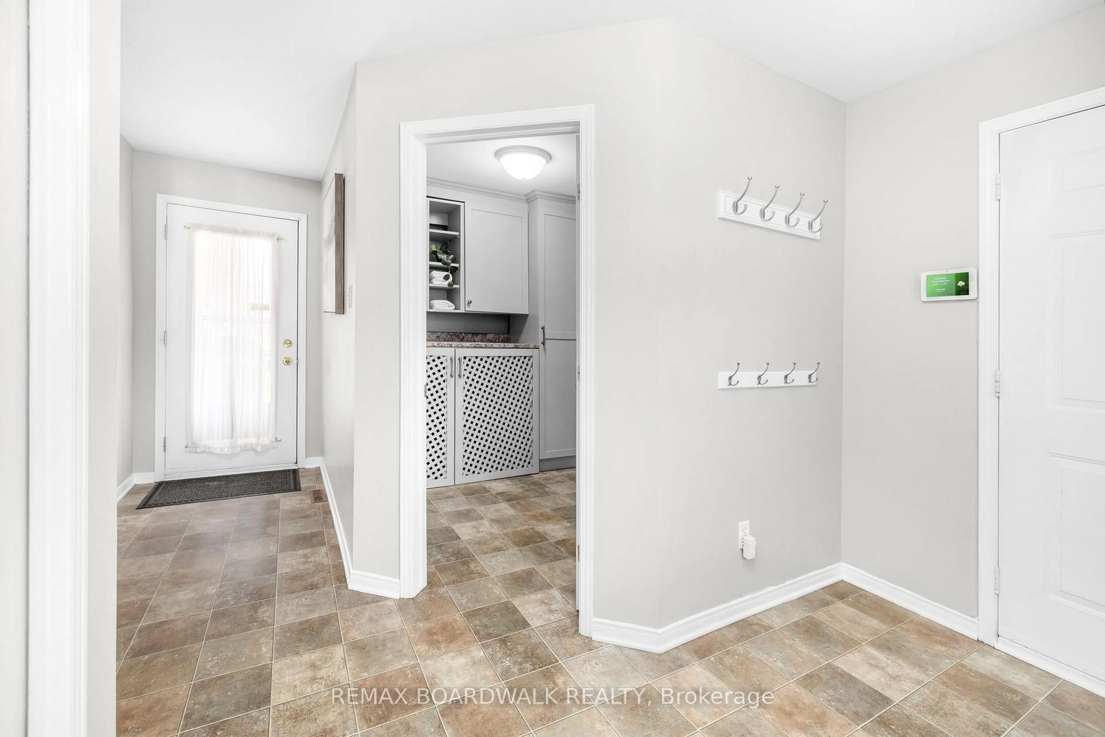 Indoor entryway for 14 Davis Lane, Rideau Lakes Ontario K7A 4S5