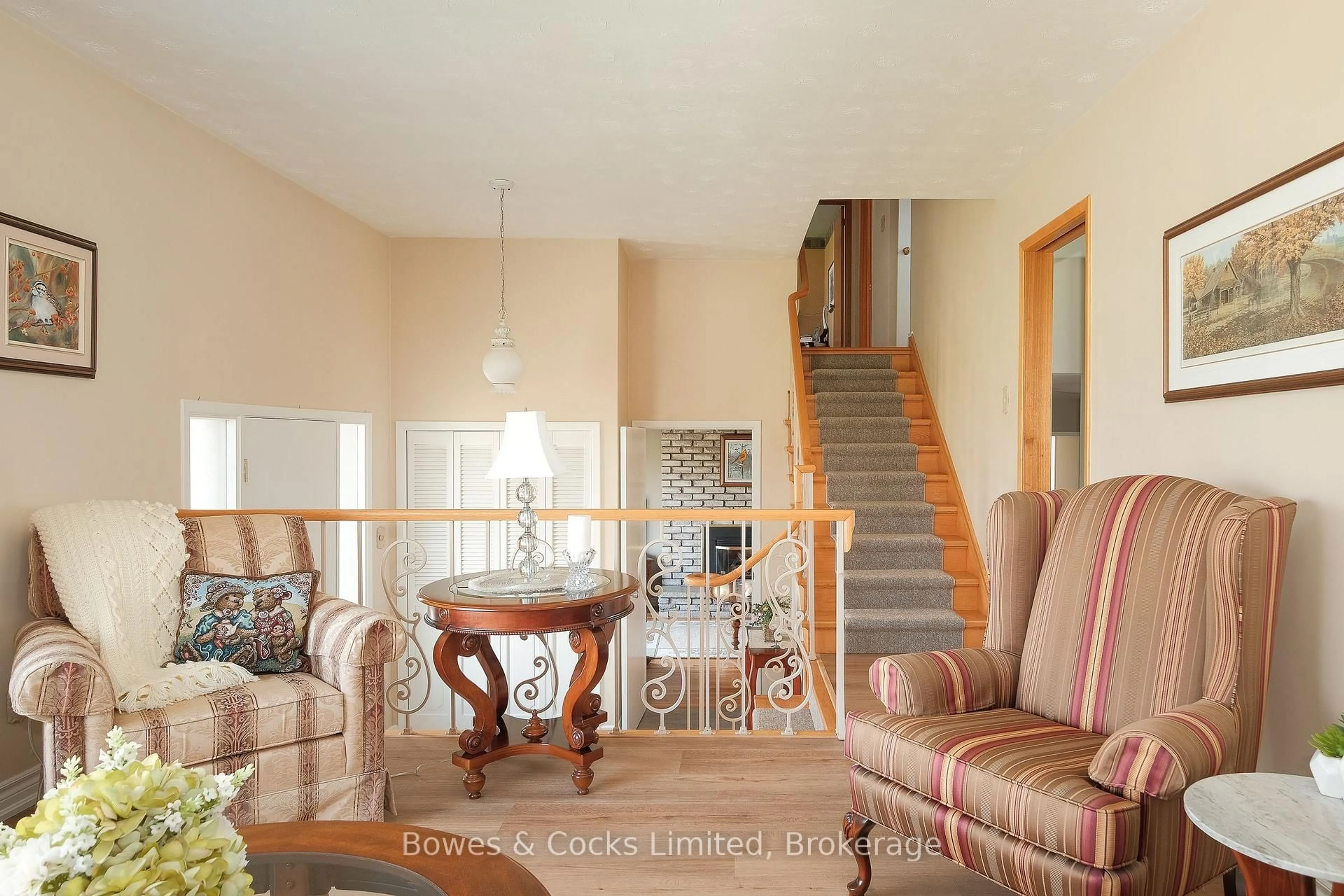 Living room with furniture, ceramic/tile floor for 952 3rd Line, Otonabee-South Monaghan Ontario K9J 6Y3