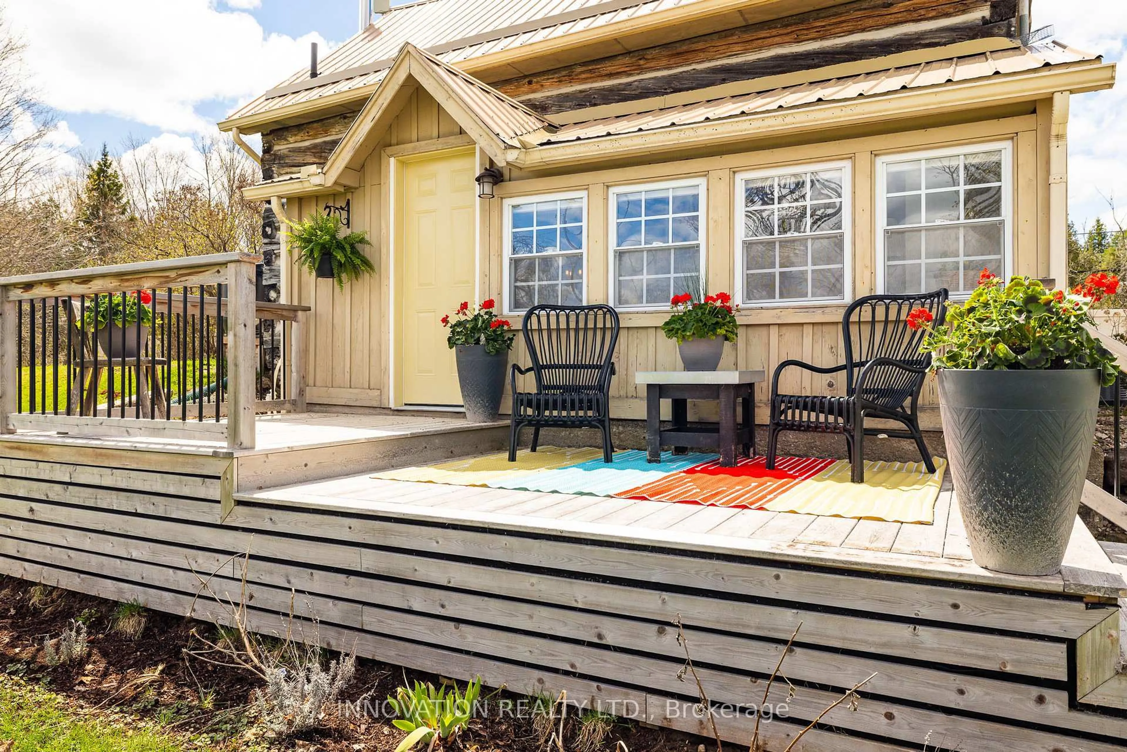 Patio, street for 9585 15 Highway, Franktown Ontario K7A 0K3