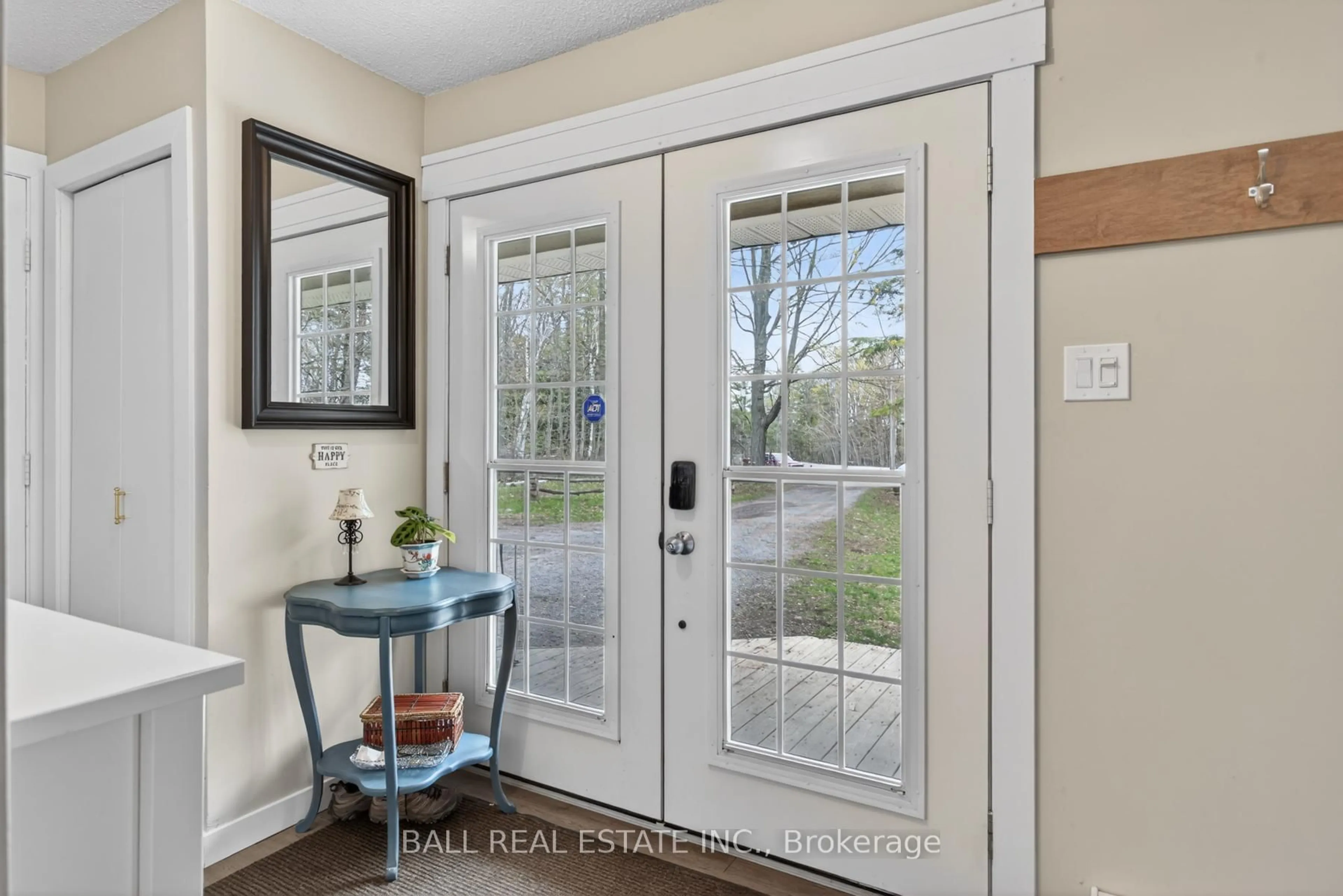 Indoor entryway for 72 Summer Lane, Trent Hills Ontario K0K 3K0