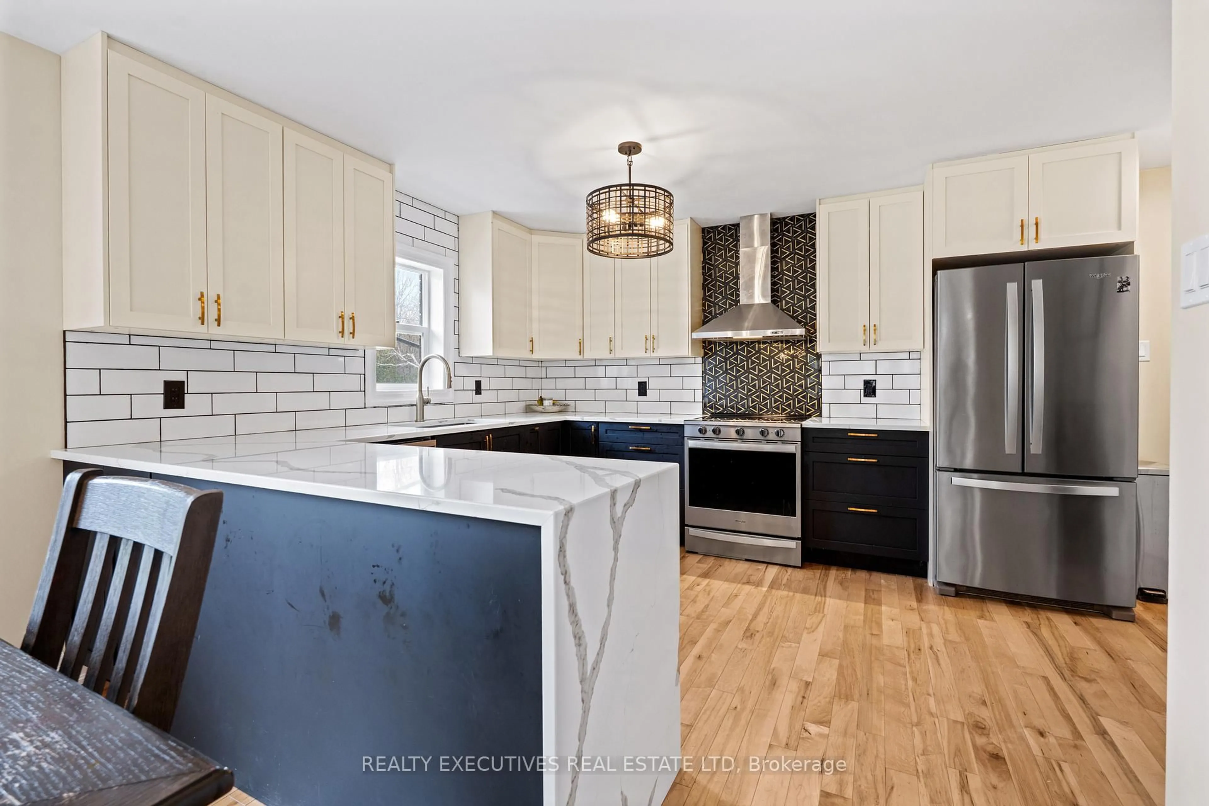 Open concept kitchen, ceramic/tile floor for 1664 Christina Cres, North Dundas Ontario K0E 1S0