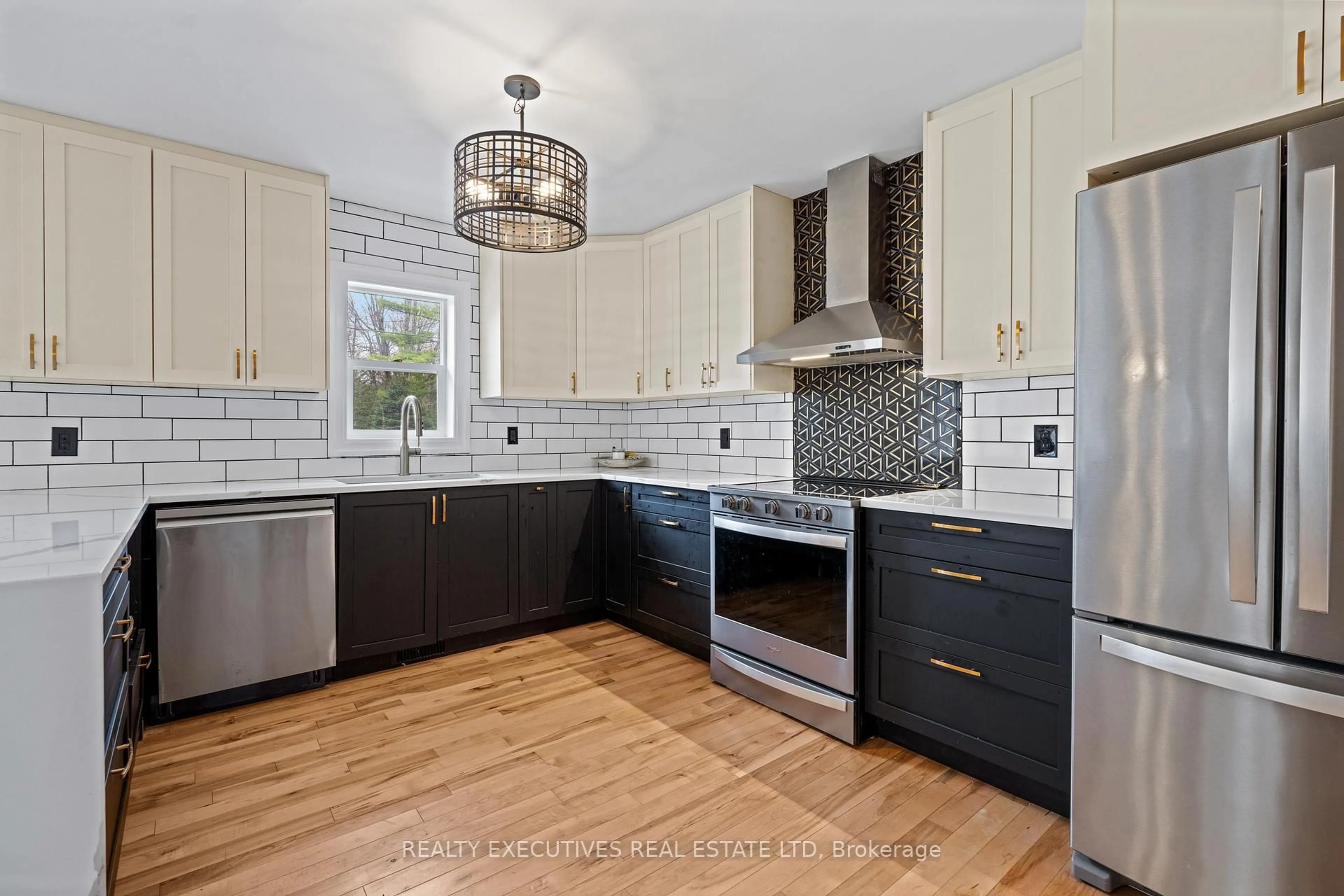 Open concept kitchen, ceramic/tile floor for 1664 Christina Cres, North Dundas Ontario K0E 1S0
