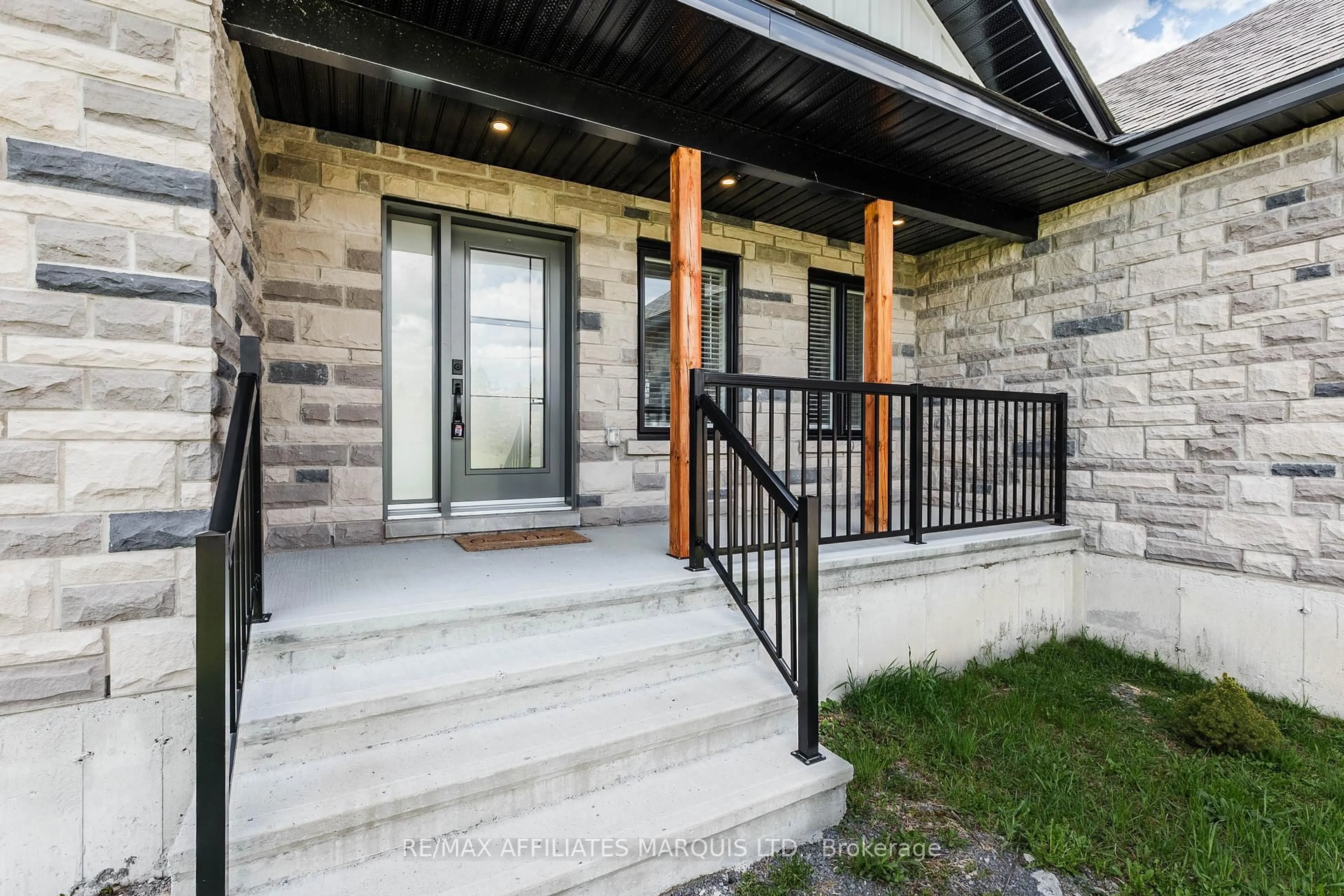 Unknown for 6836 James Cres, South Glengarry Ontario K0C 2E0
