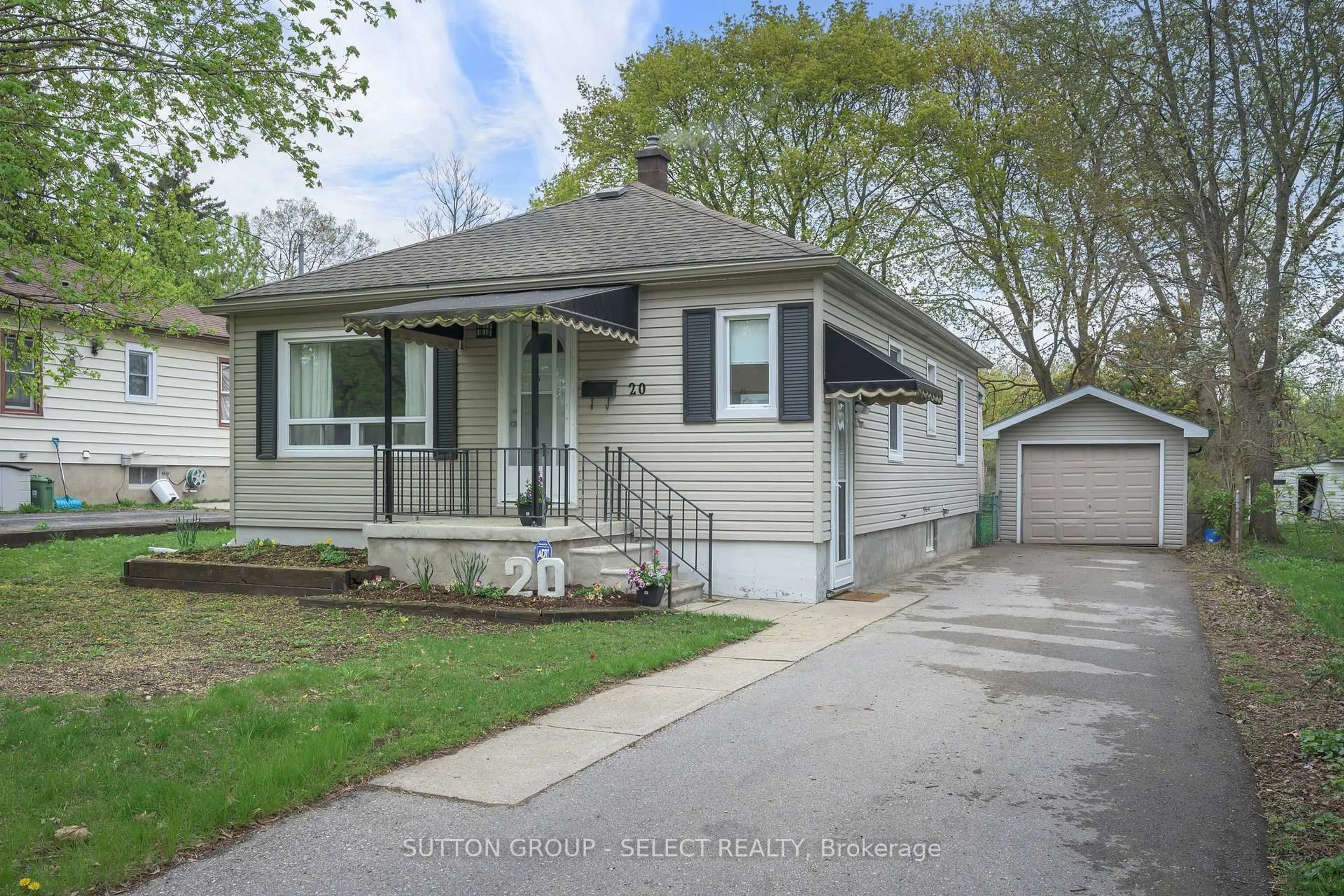 Home with vinyl exterior material, street for 20 Coventry Ave, London East Ontario N5W 1C3